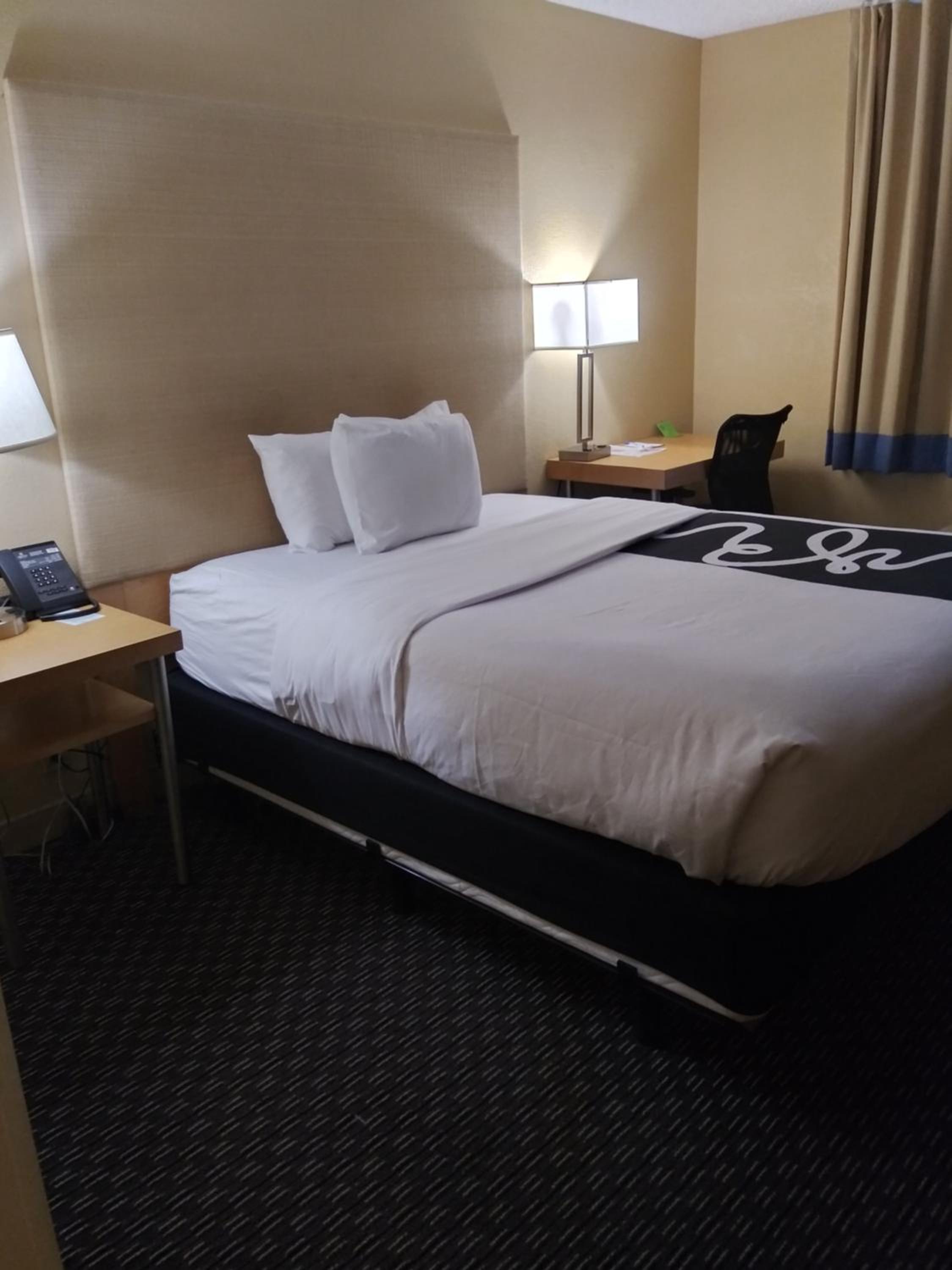 1 Full Bed, Non-Smoking - Photo 4