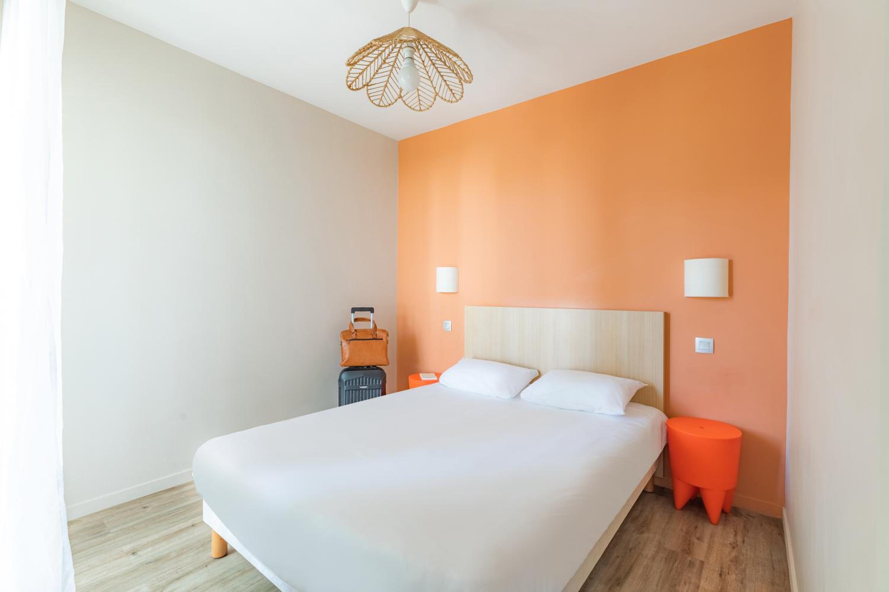 One Bedroom Apartment - Photo 1