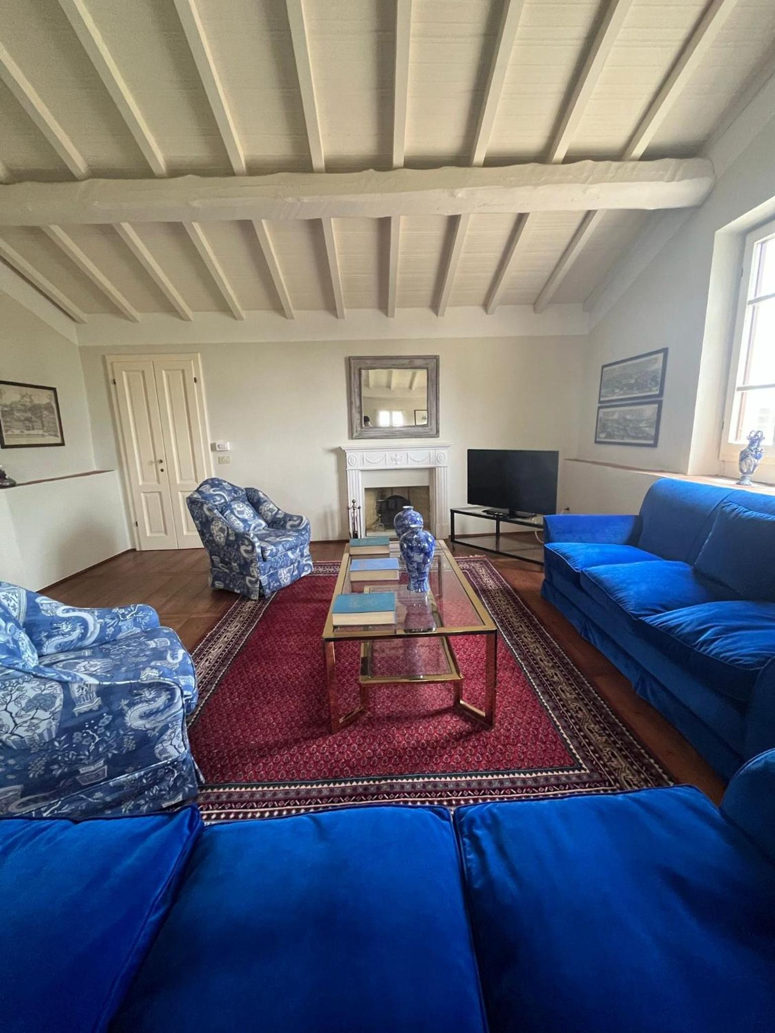 Superior Suite - Photo 9