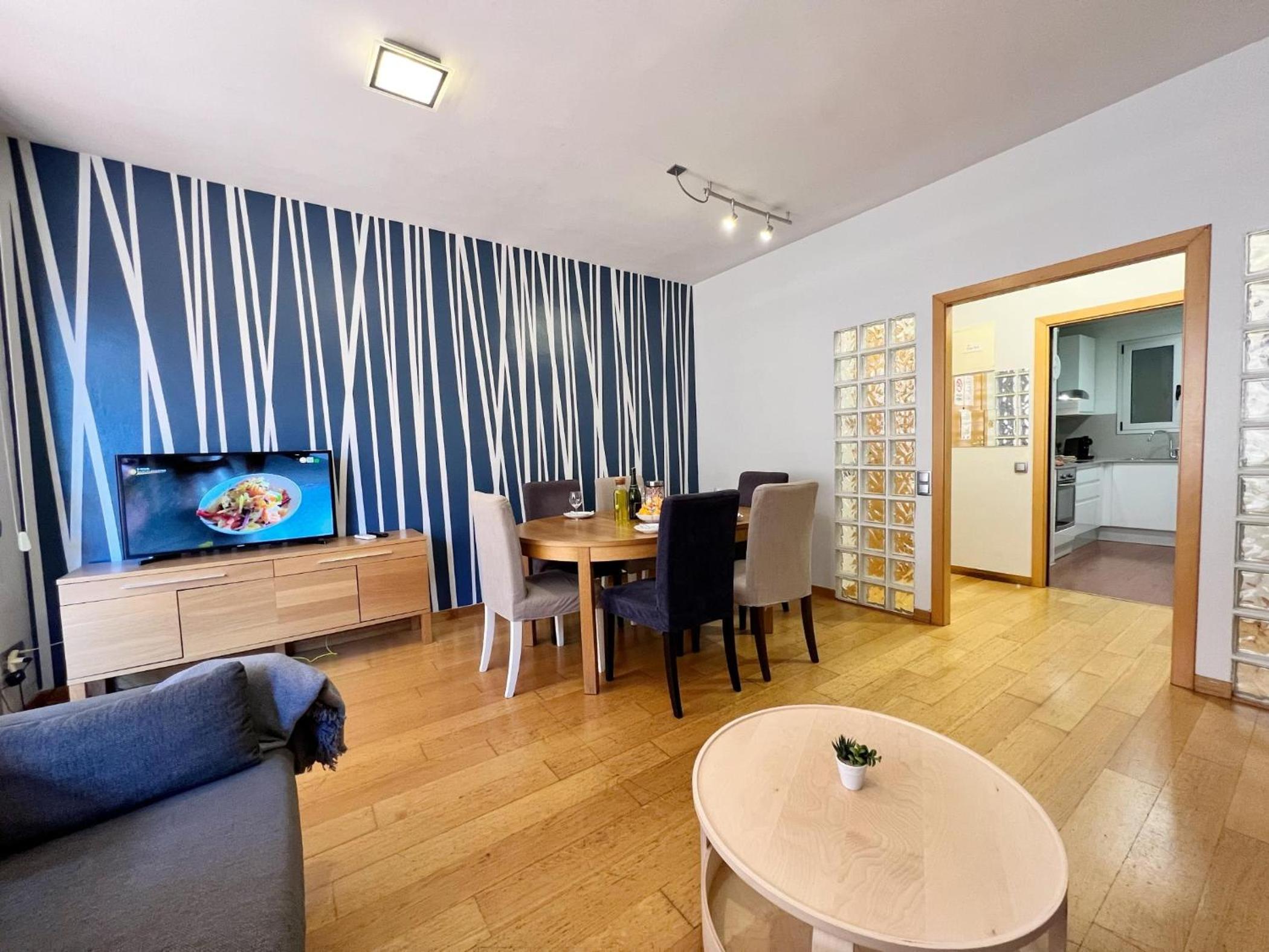 Apartment photo 2