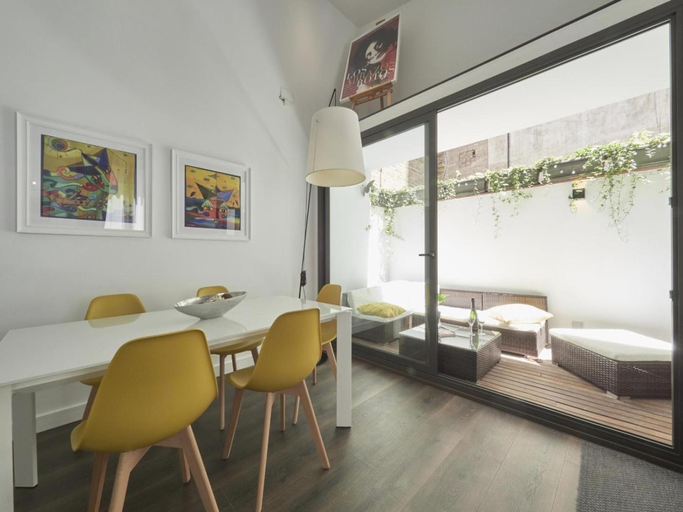 Apartment photo 2