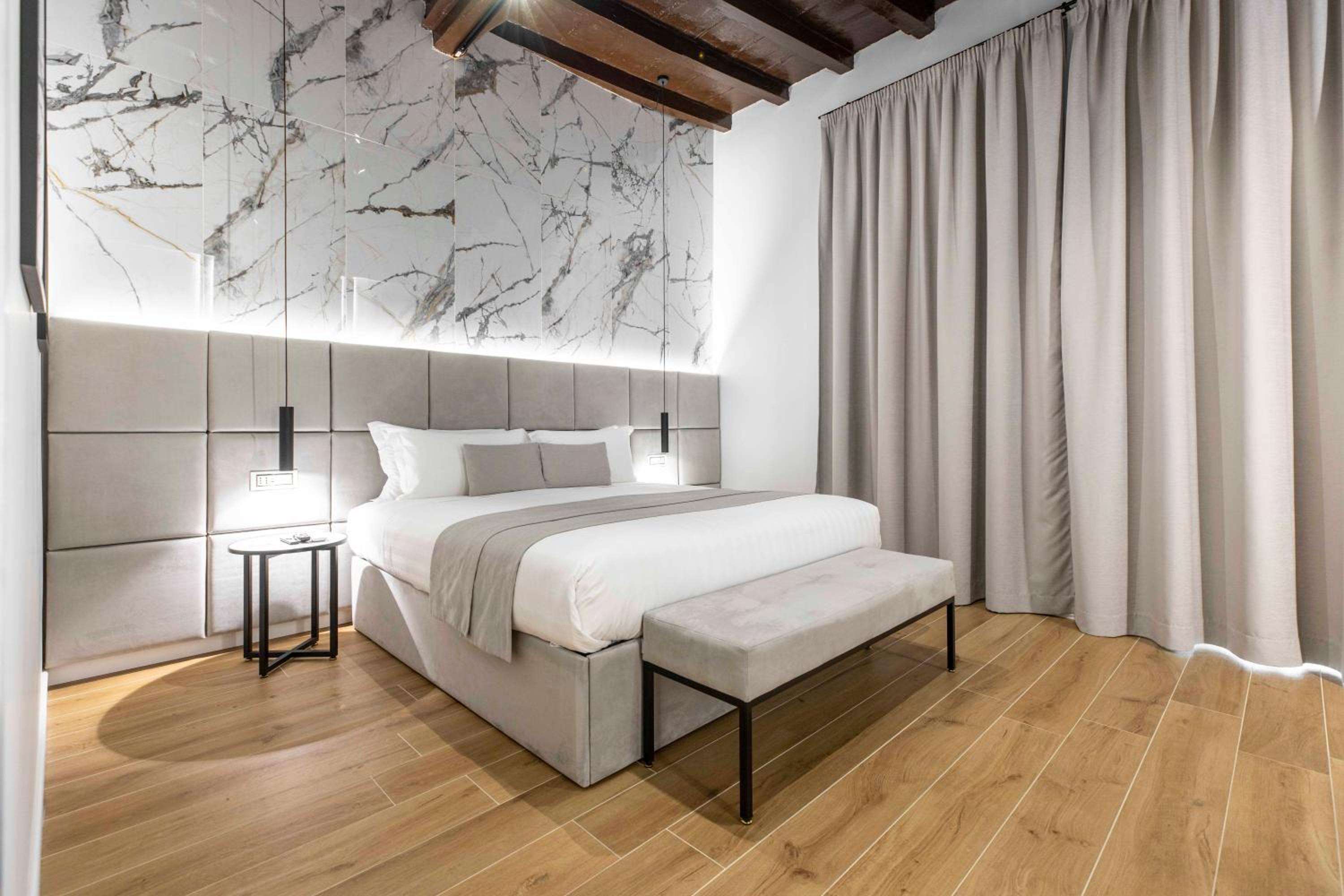 Deluxe Two-Bedroom Apartment