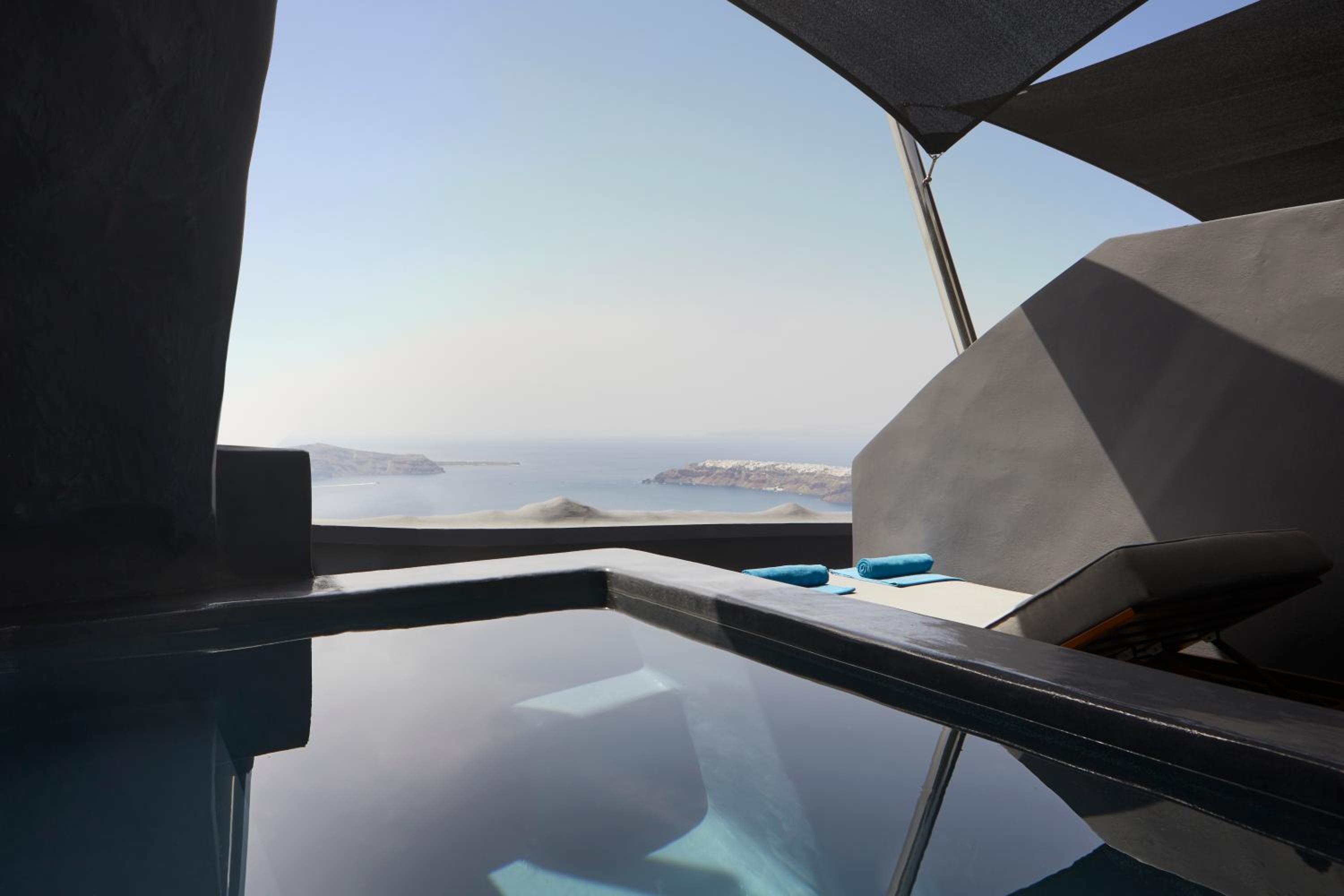 Sunset Two Bedroom Suite with Heated Plunge Pools - Photo 15