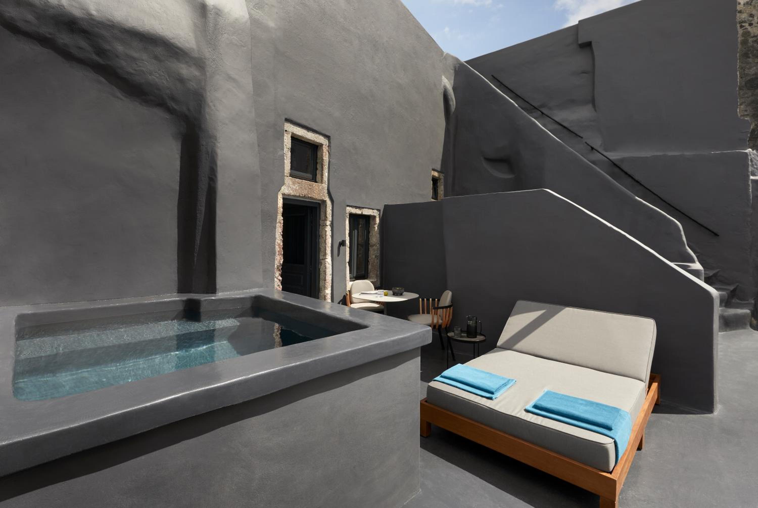 Sunset Two Bedroom Suite with Heated Plunge Pools - Photo 14