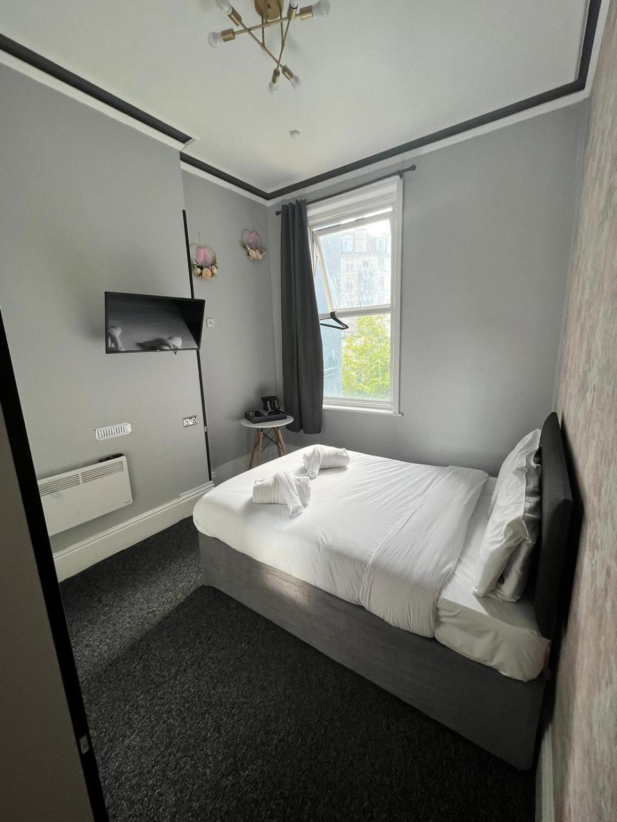 Standard Double Room photo 2