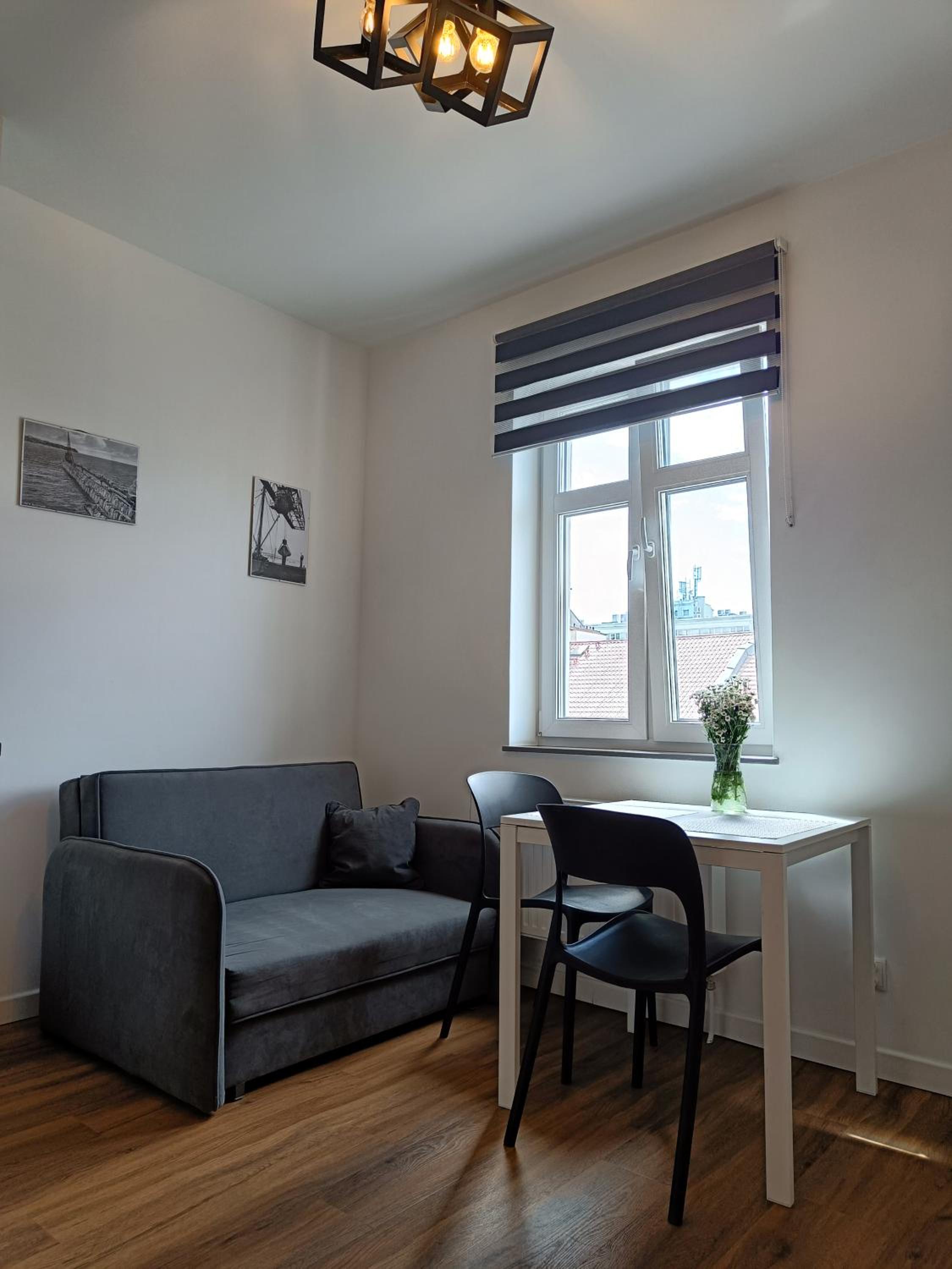 One-Bedroom Apartment - Photo 1