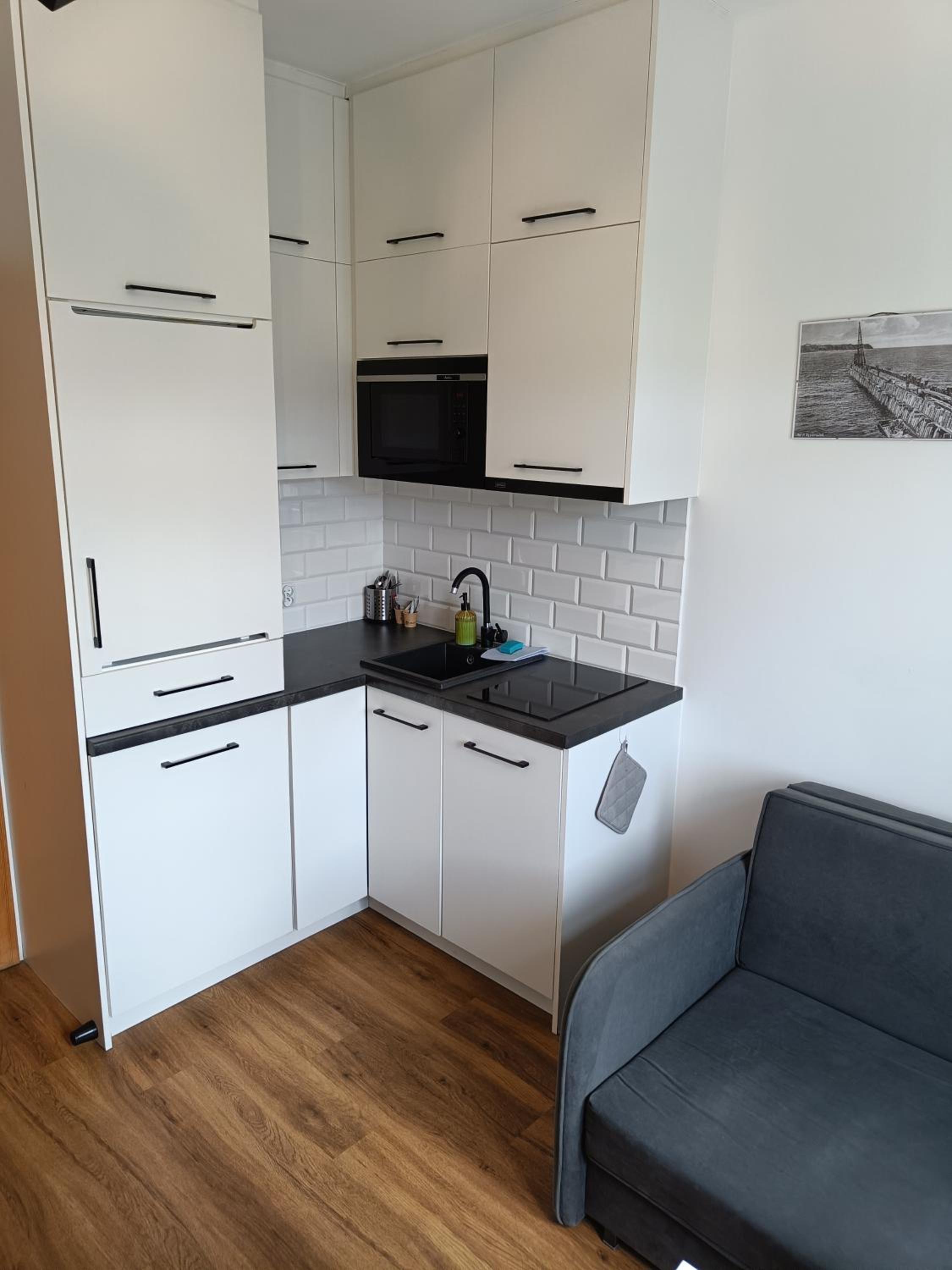 One-Bedroom Apartment - Photo 7