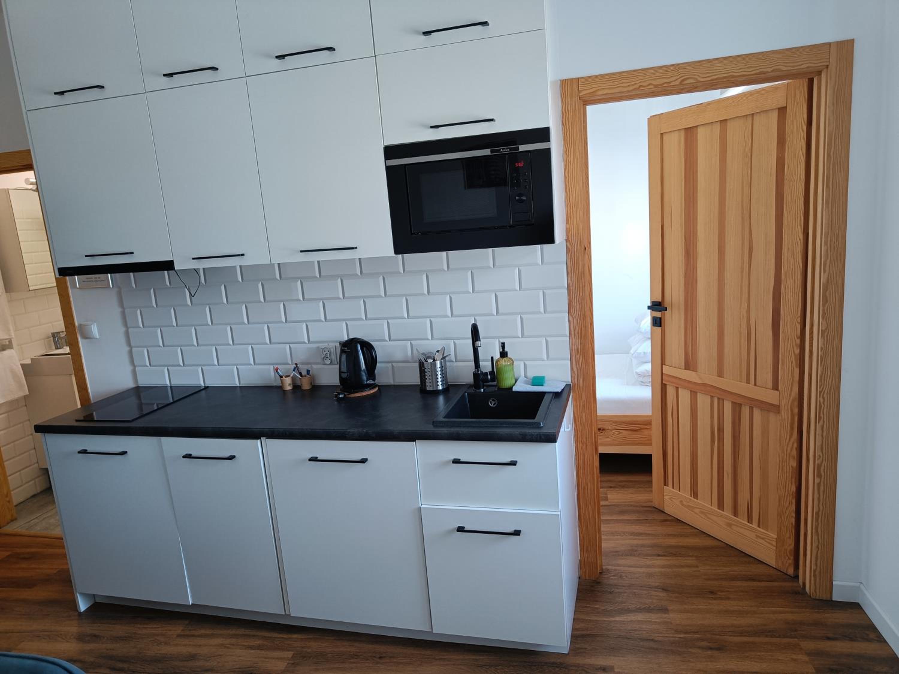 One-Bedroom Apartment - Photo 6