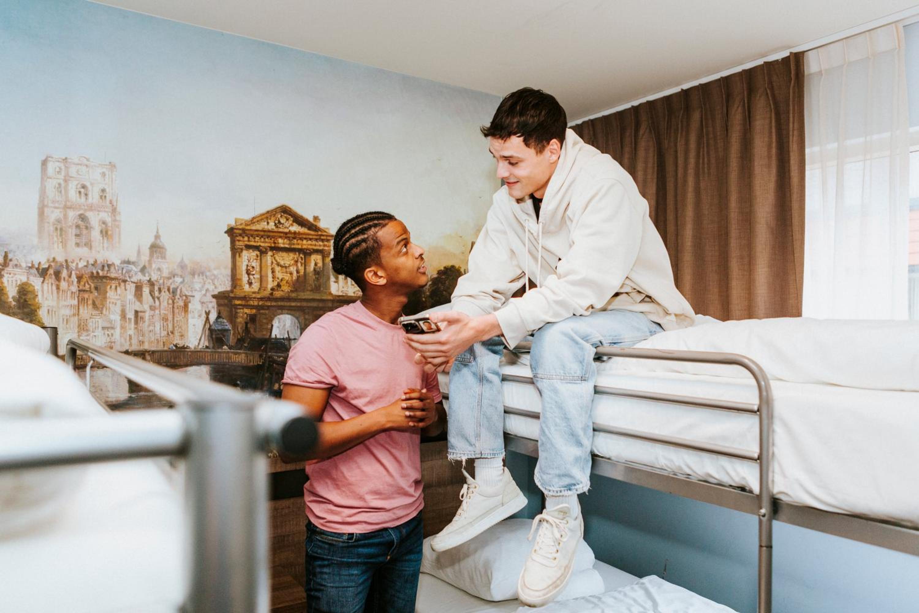 Budget 4-Person Room photo 3