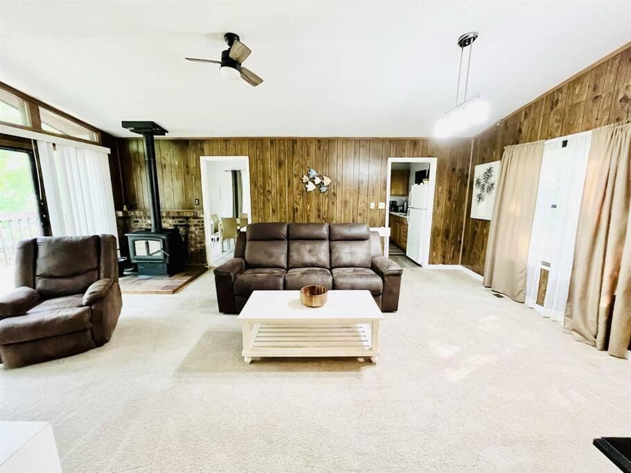 Three-Bedroom House photo 1