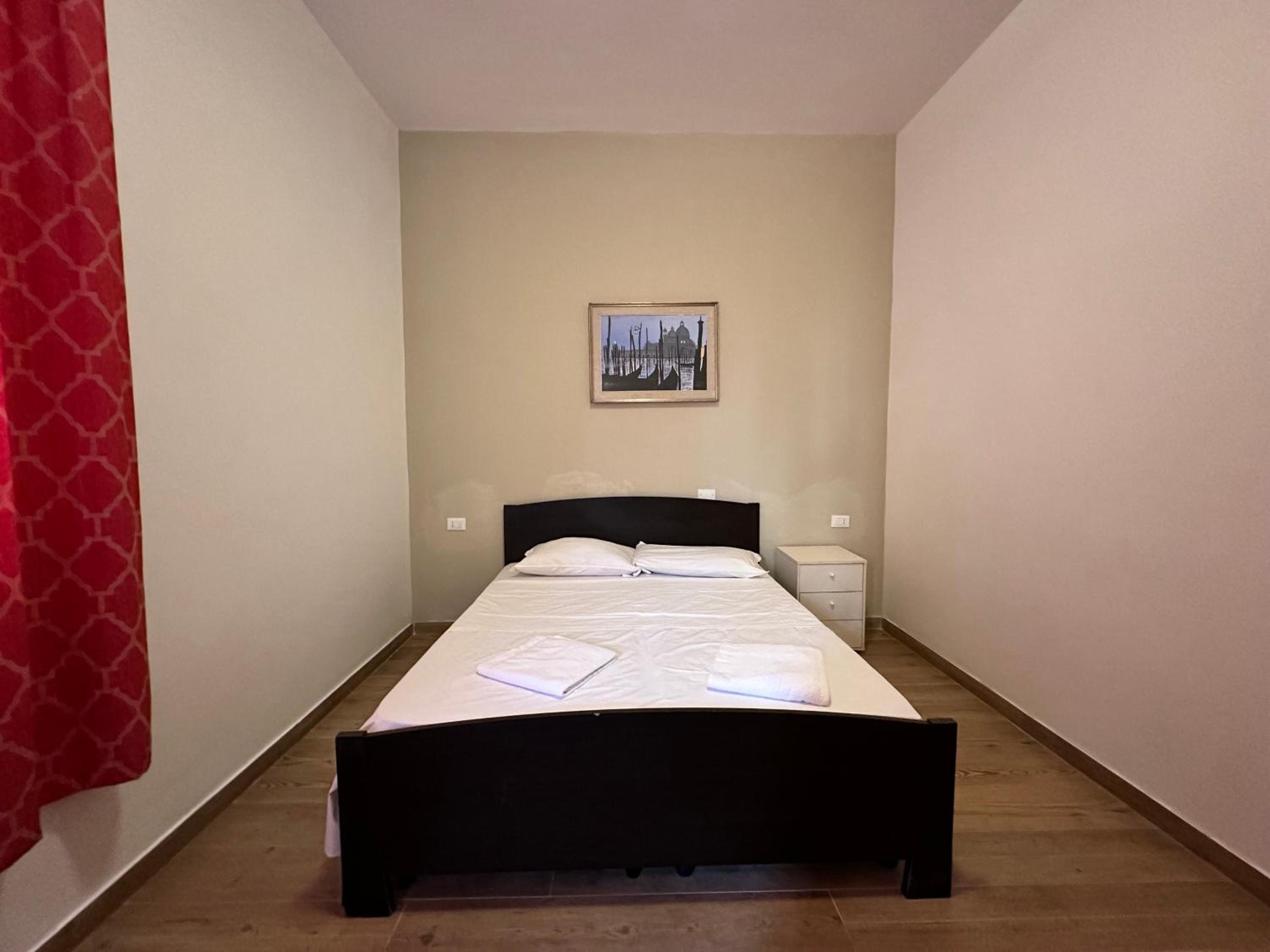Single Room with Shared Bathroom