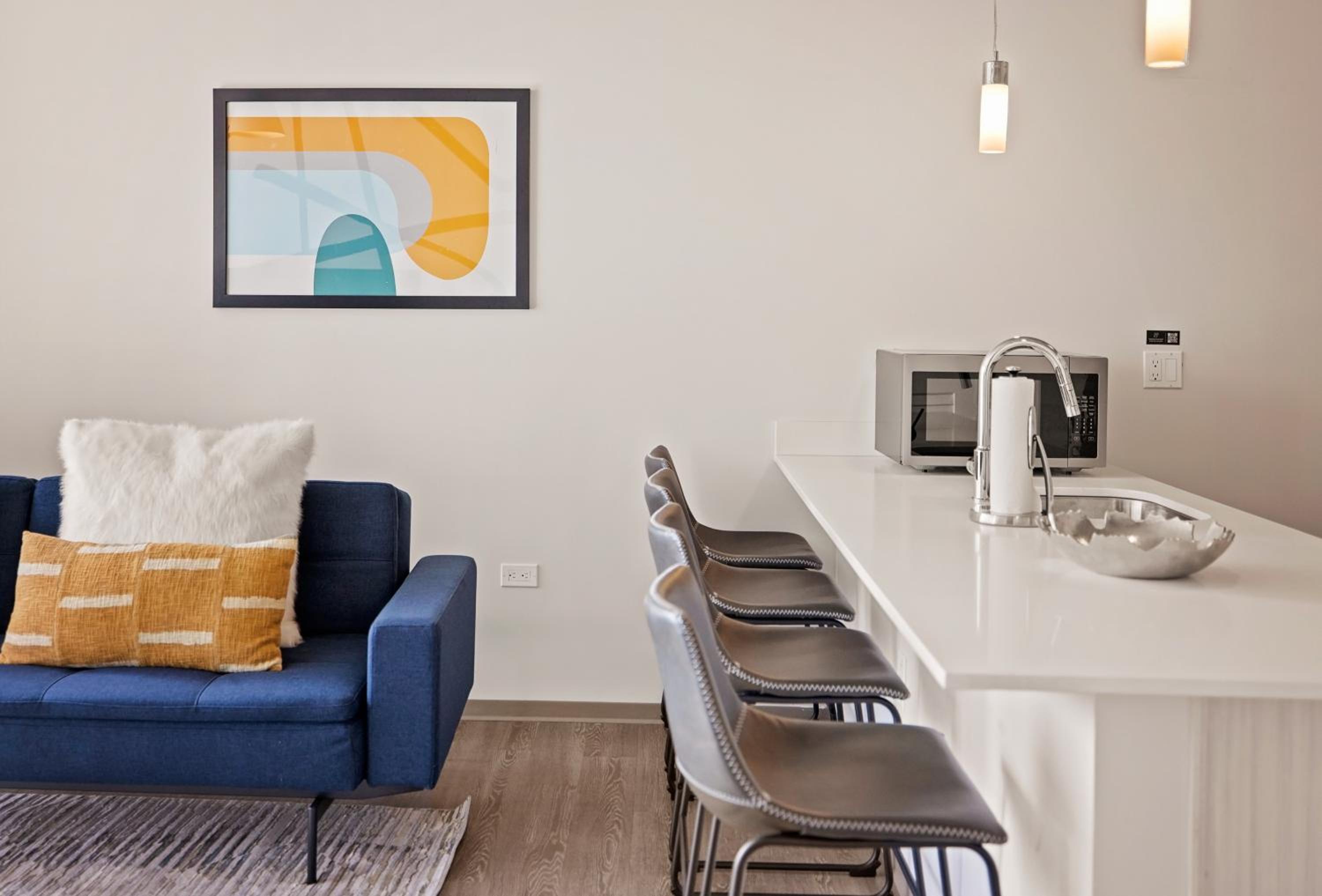 1 Bedroom Deluxe Accessible - Photo 3