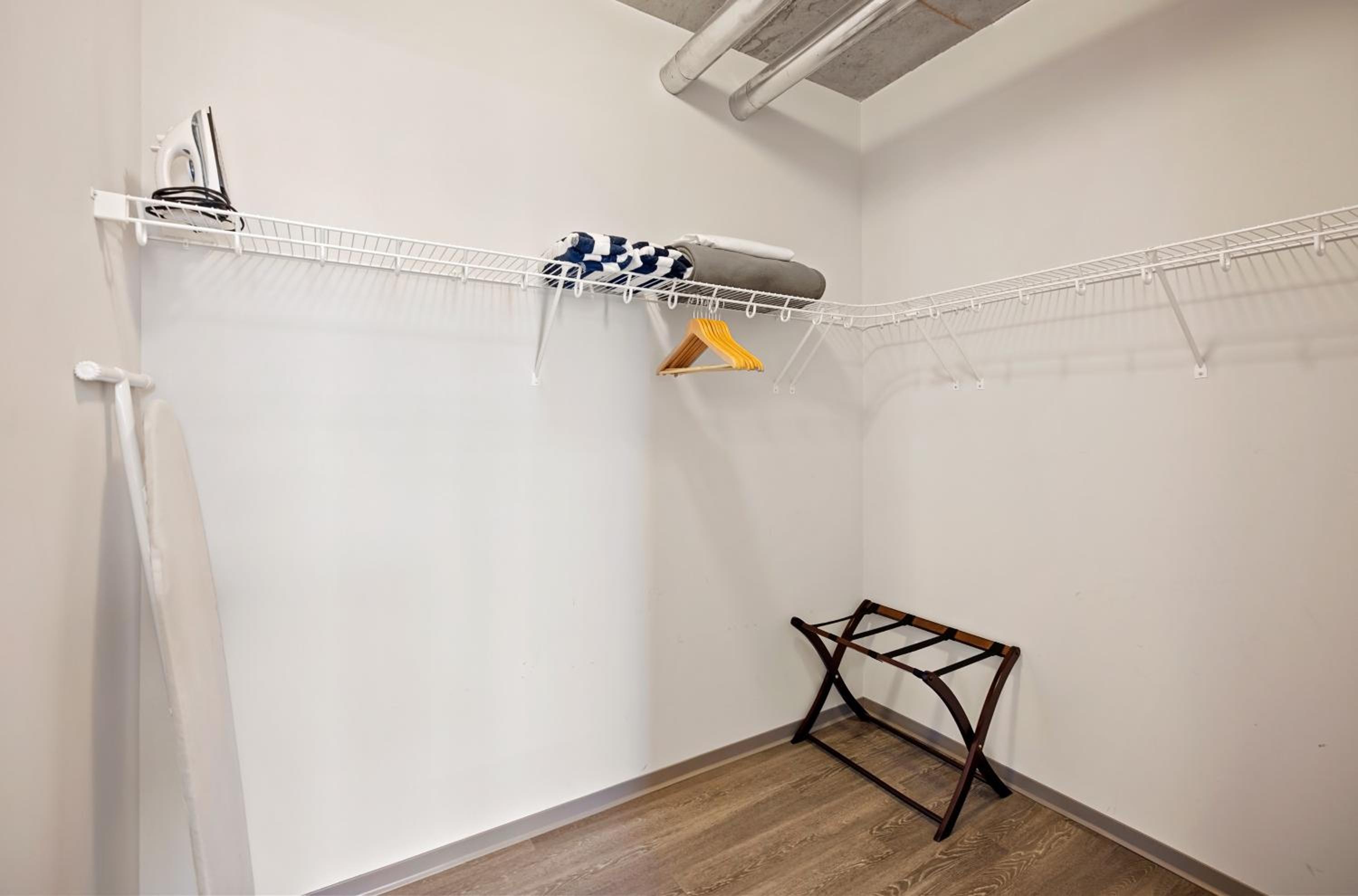 1 Bedroom Deluxe Accessible - Photo 4