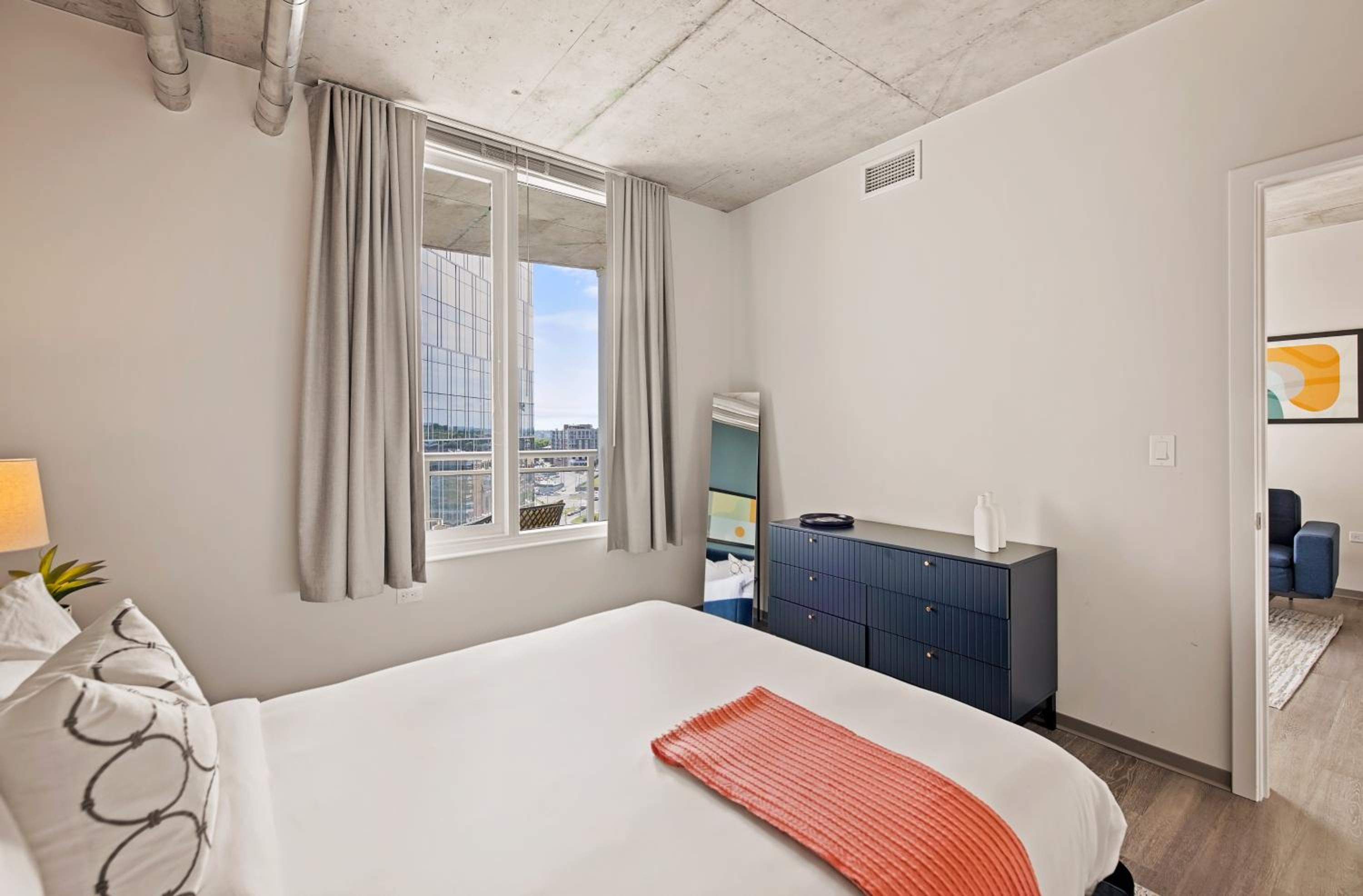 1 Bedroom Deluxe Accessible - Photo 9