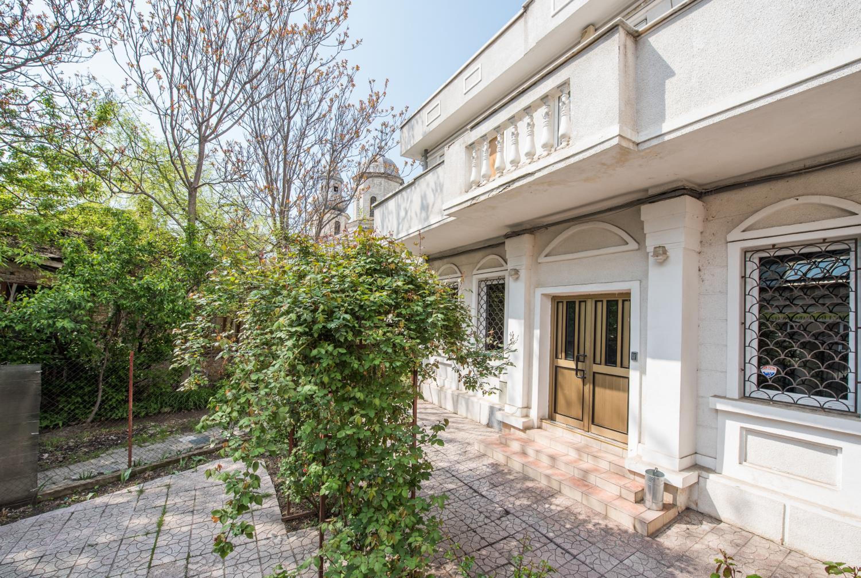 Apartment with Terrace - Photo 5