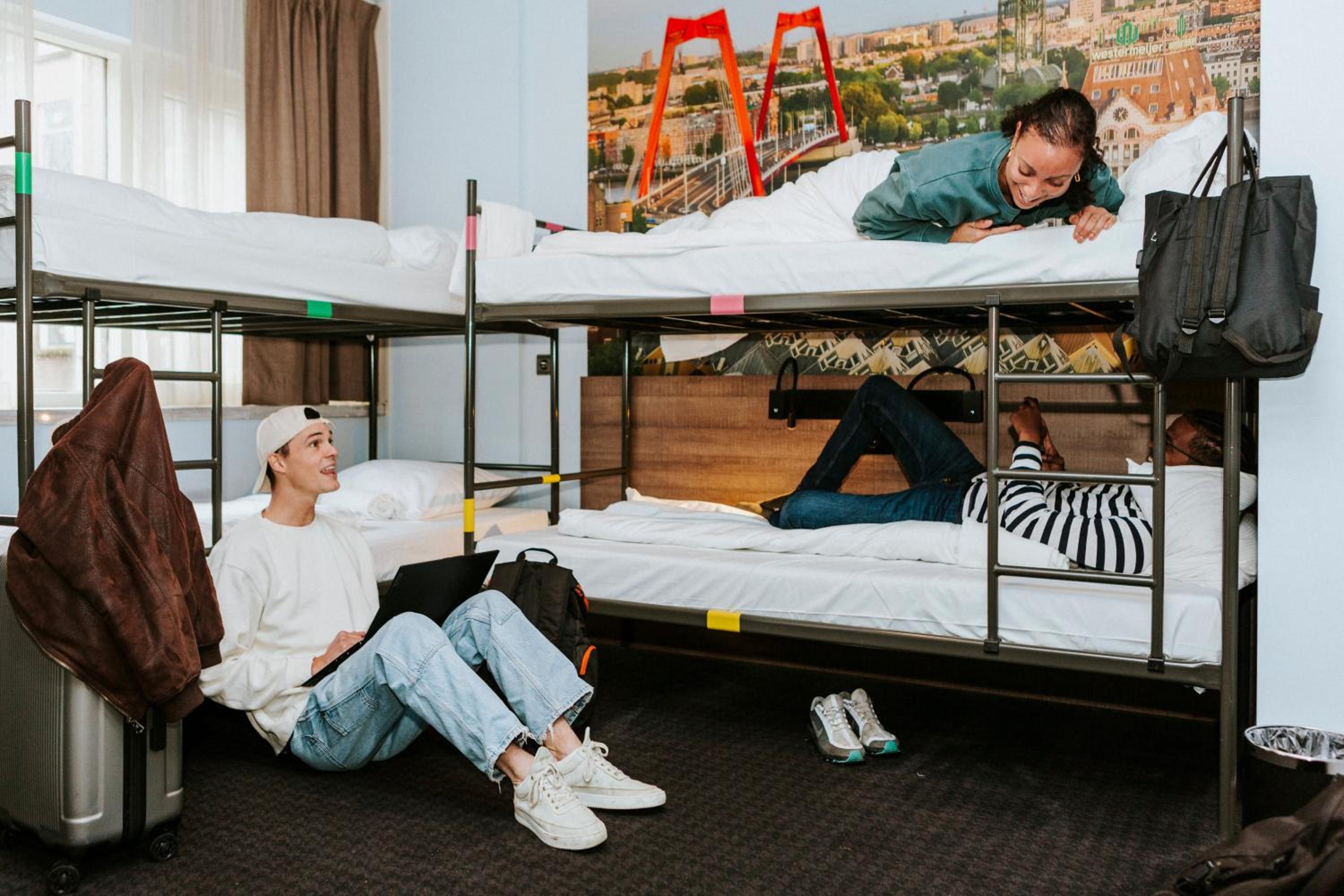 Budget 8-Person Room