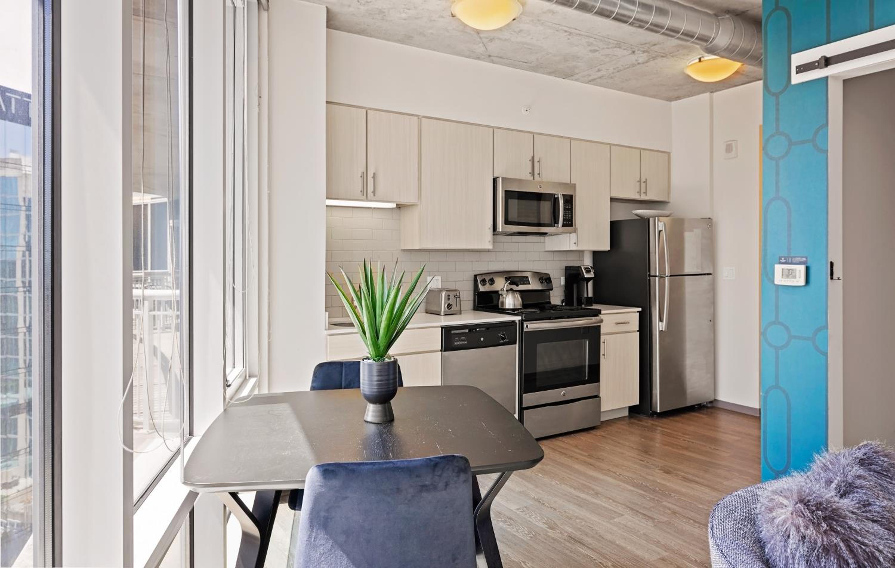 1 Bed | 1 Bath Suite - Photo 11