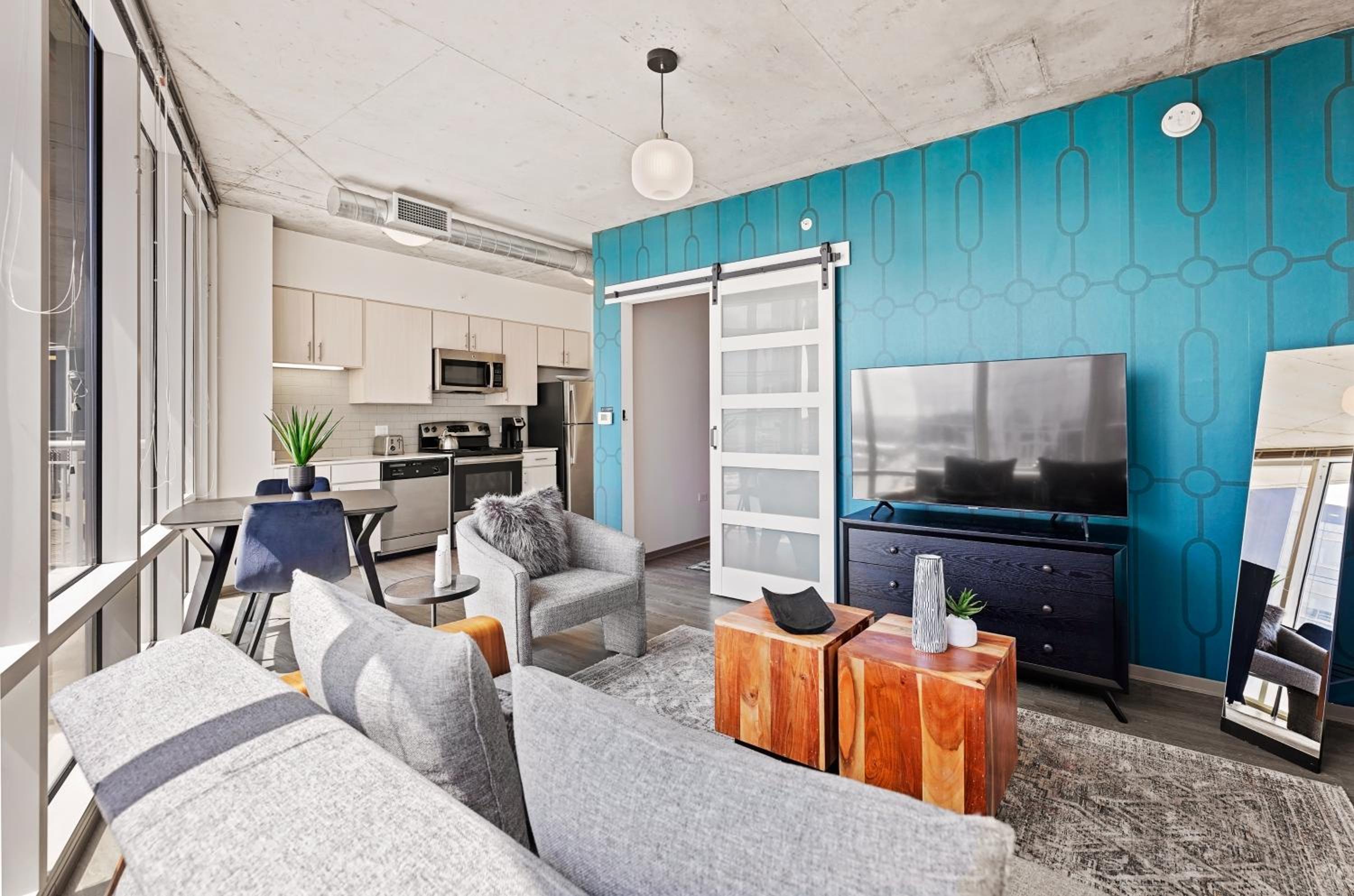1 Bed | 1 Bath Suite - Photo 1