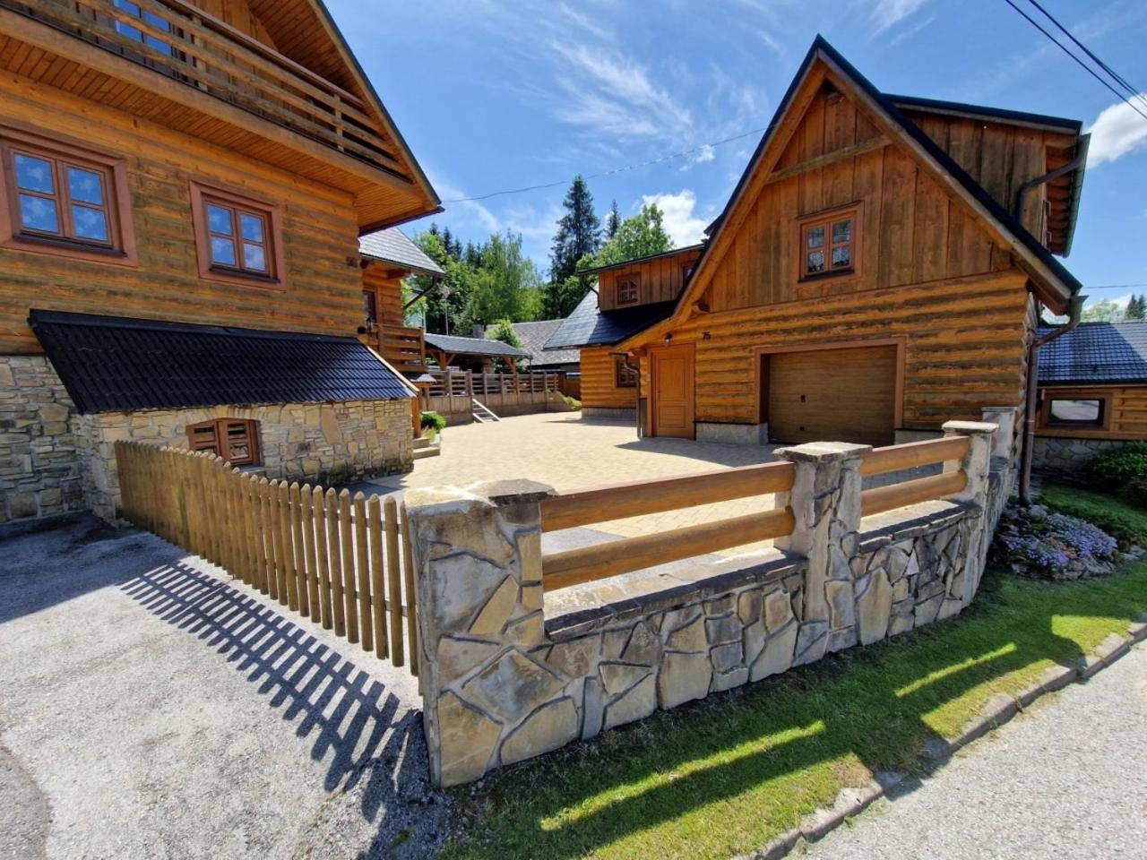 Seven-Bedroom House photo 3