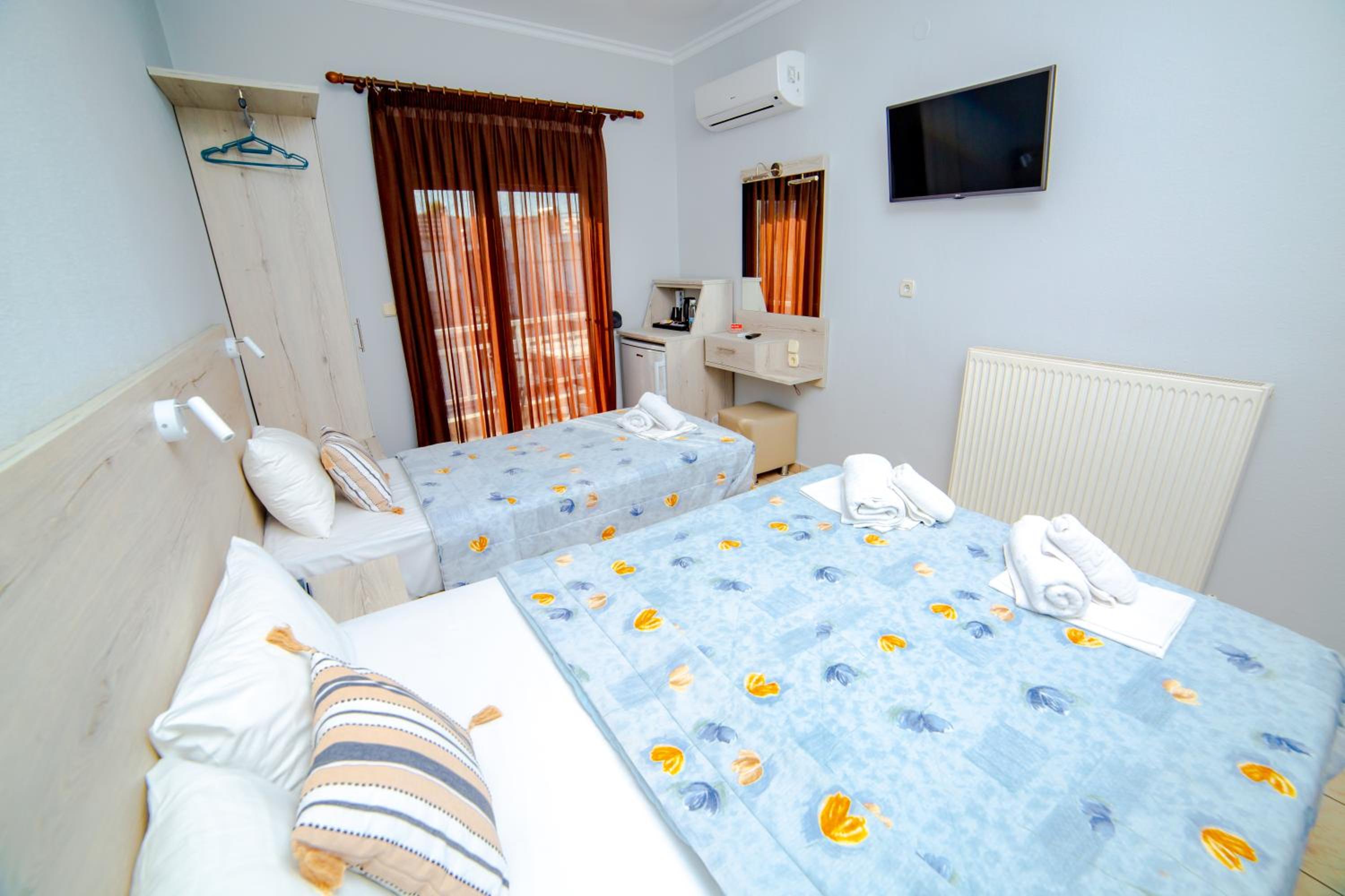 Triple Room - Photo 2