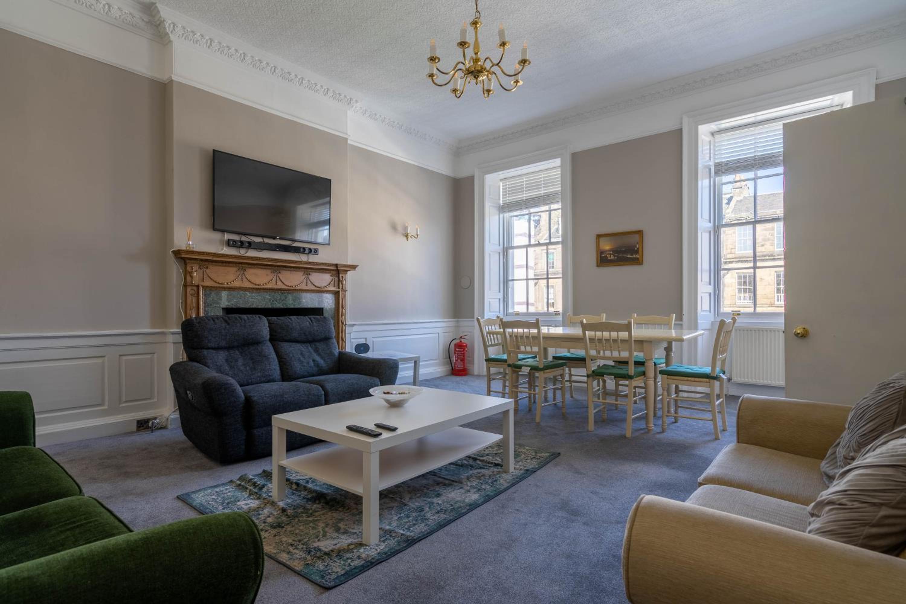 Deluxe Apartment