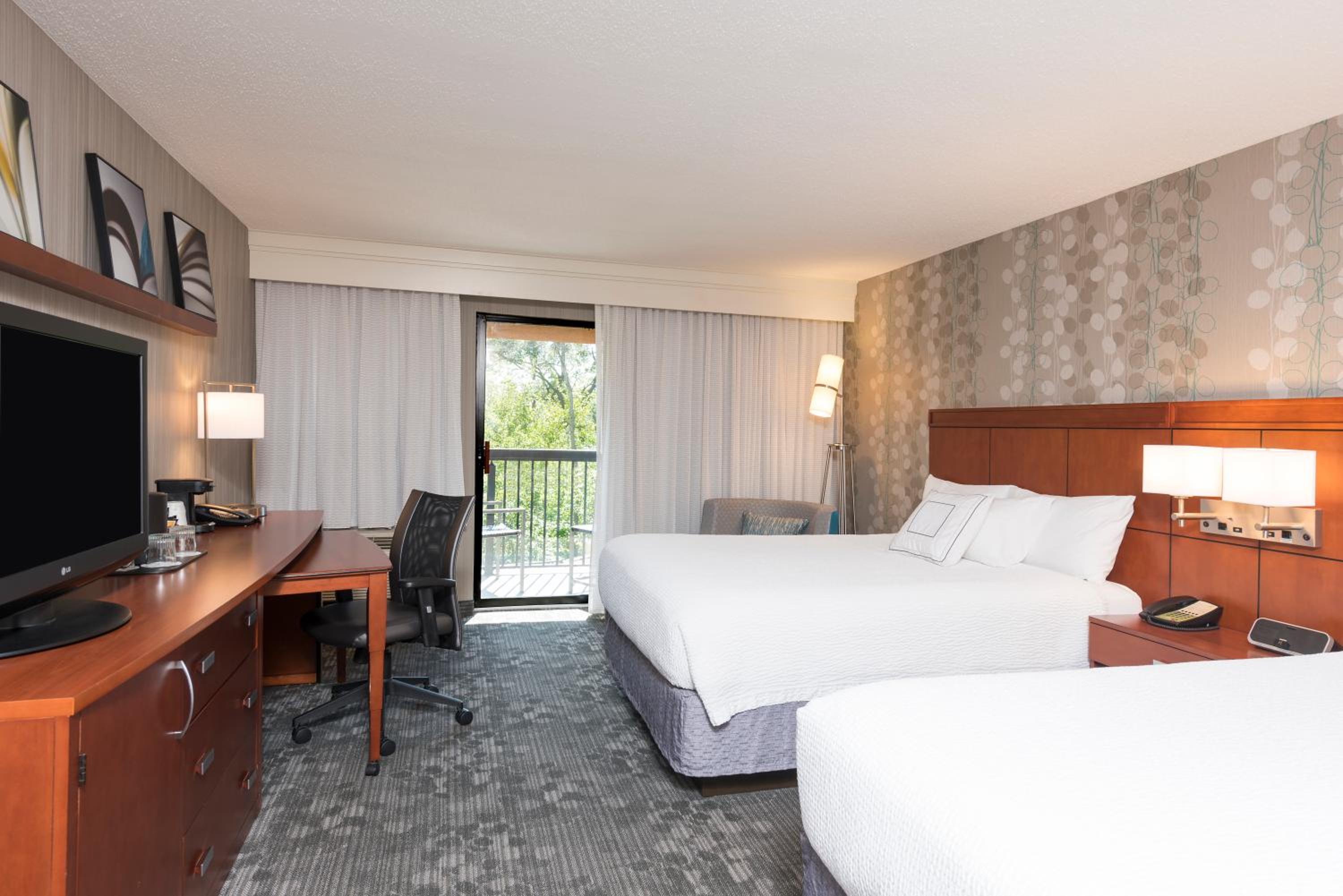 Queen Room with Two Queen Beds - Photo 1
