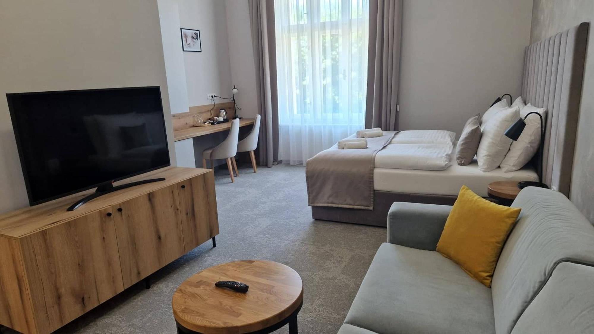 Deluxe Room - Photo 2