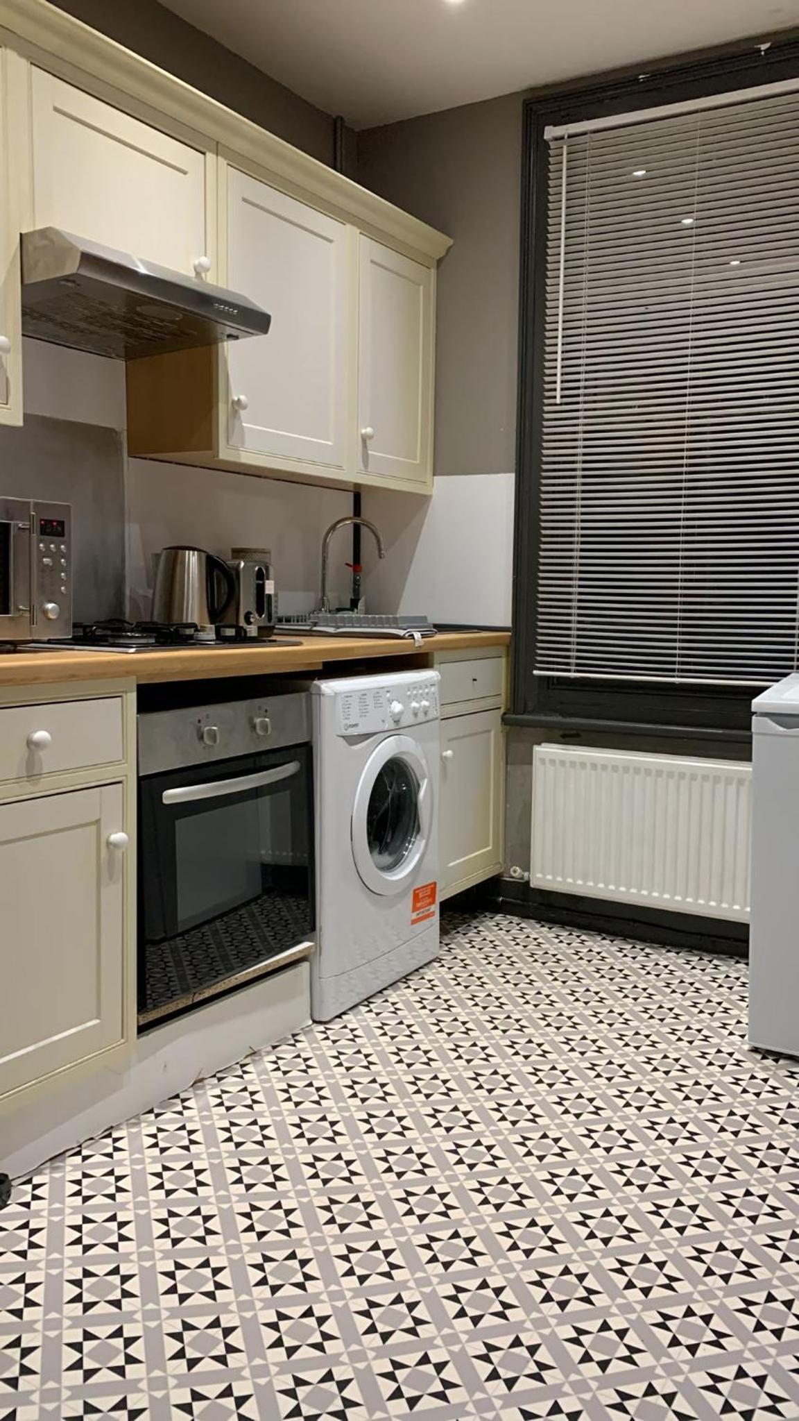 Double Room with Shared Bathroom photo 2