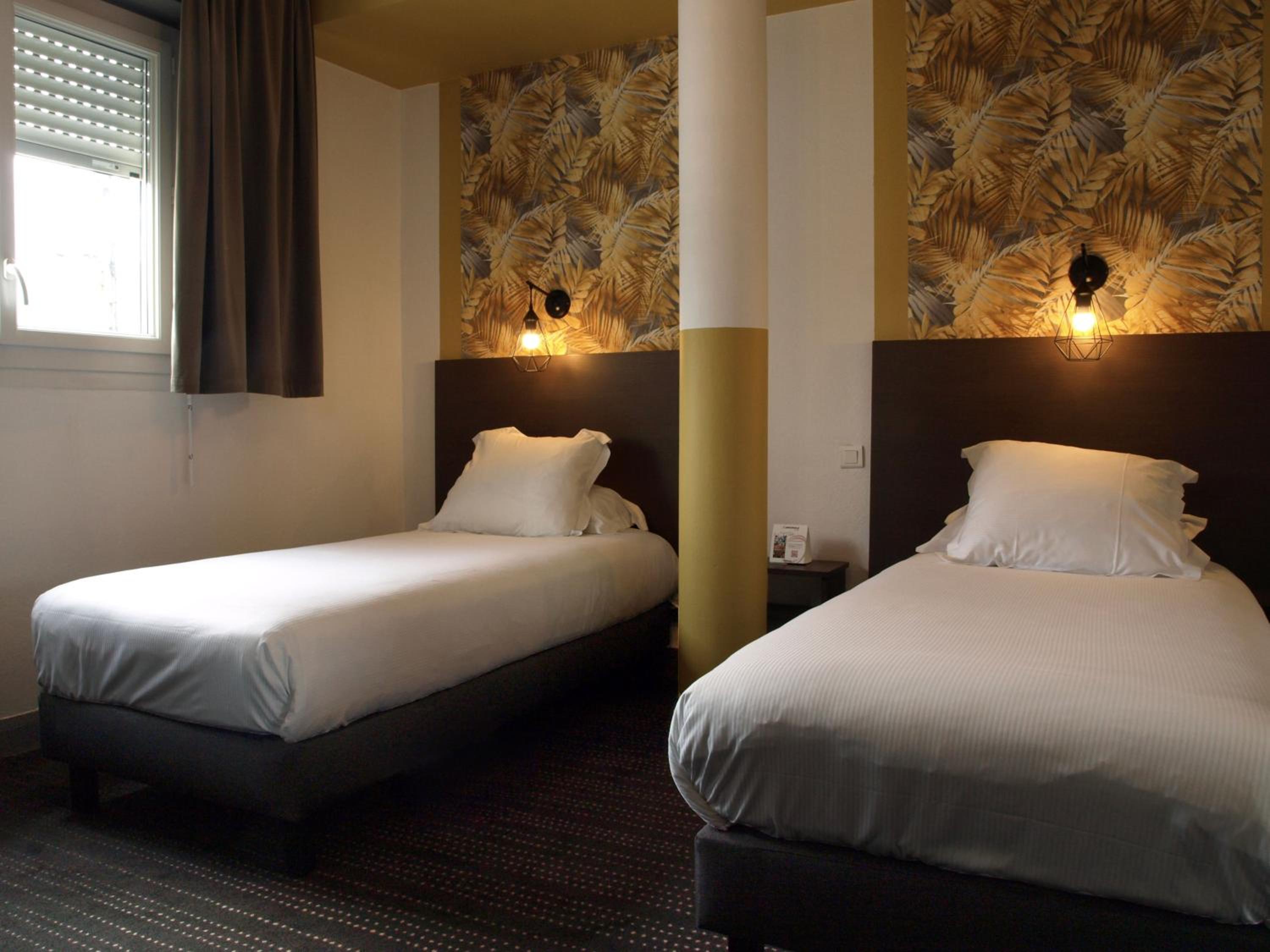Twin Room - Photo 2