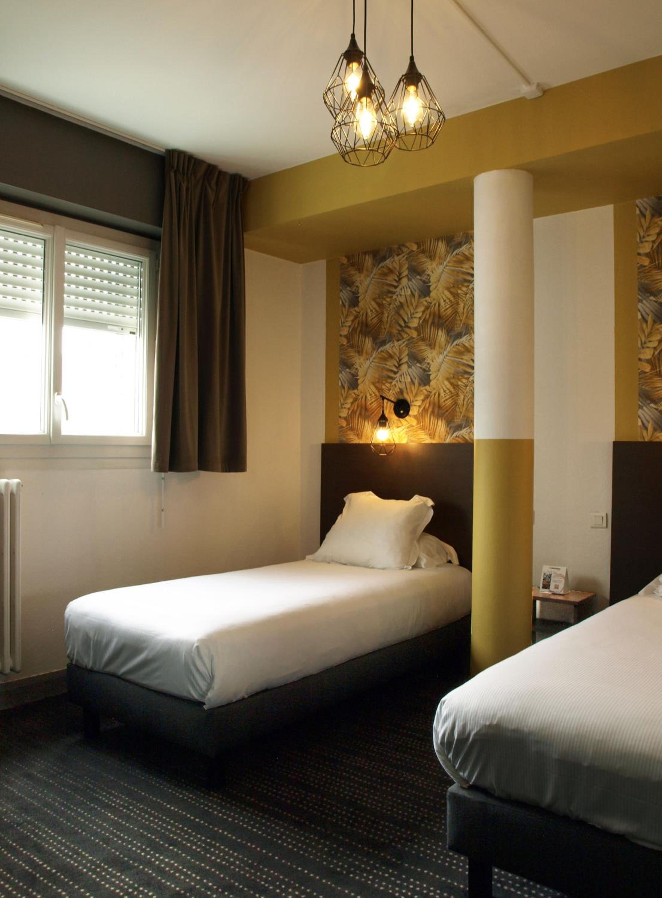 Twin Room - Photo 3