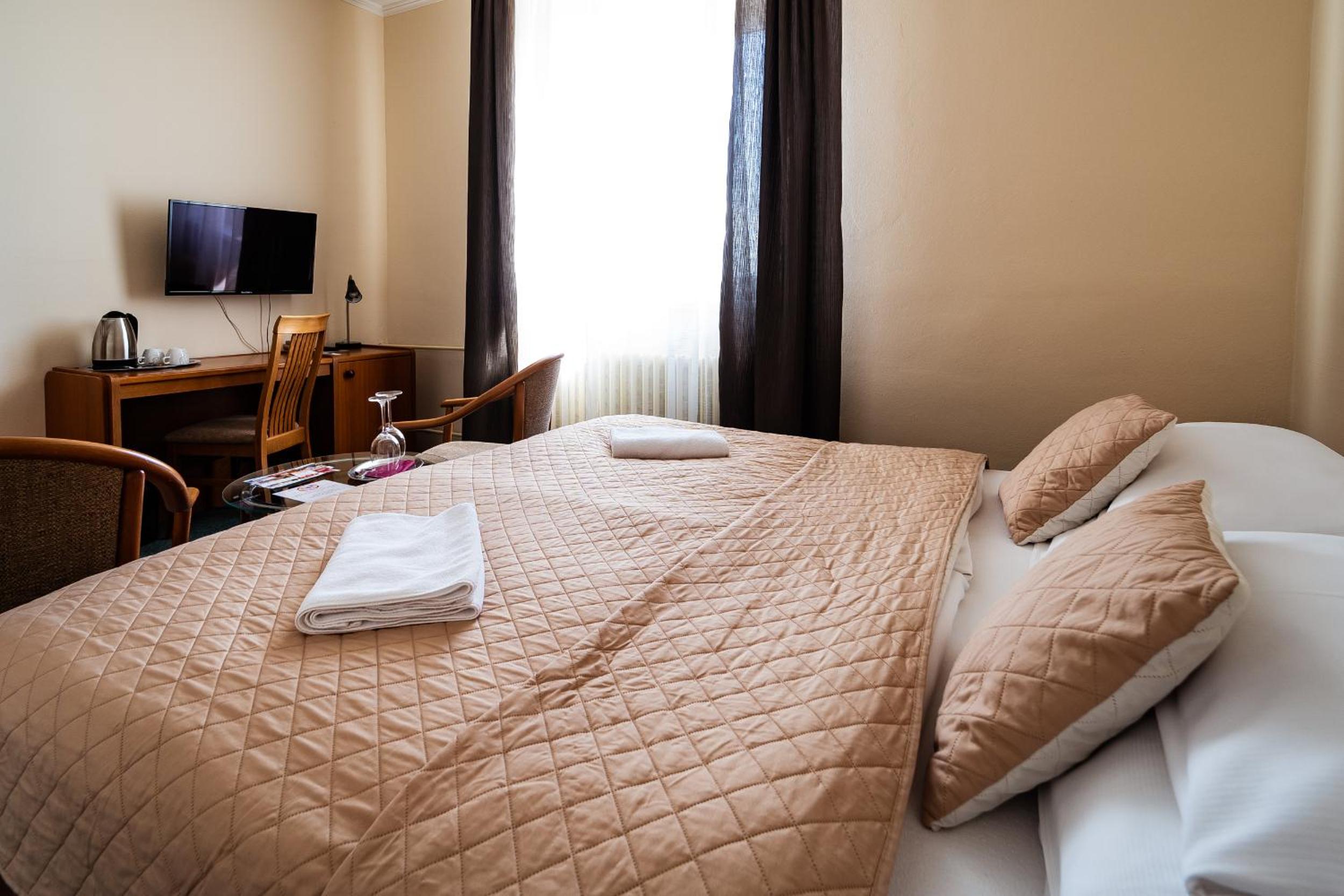 Double Room - Photo 4