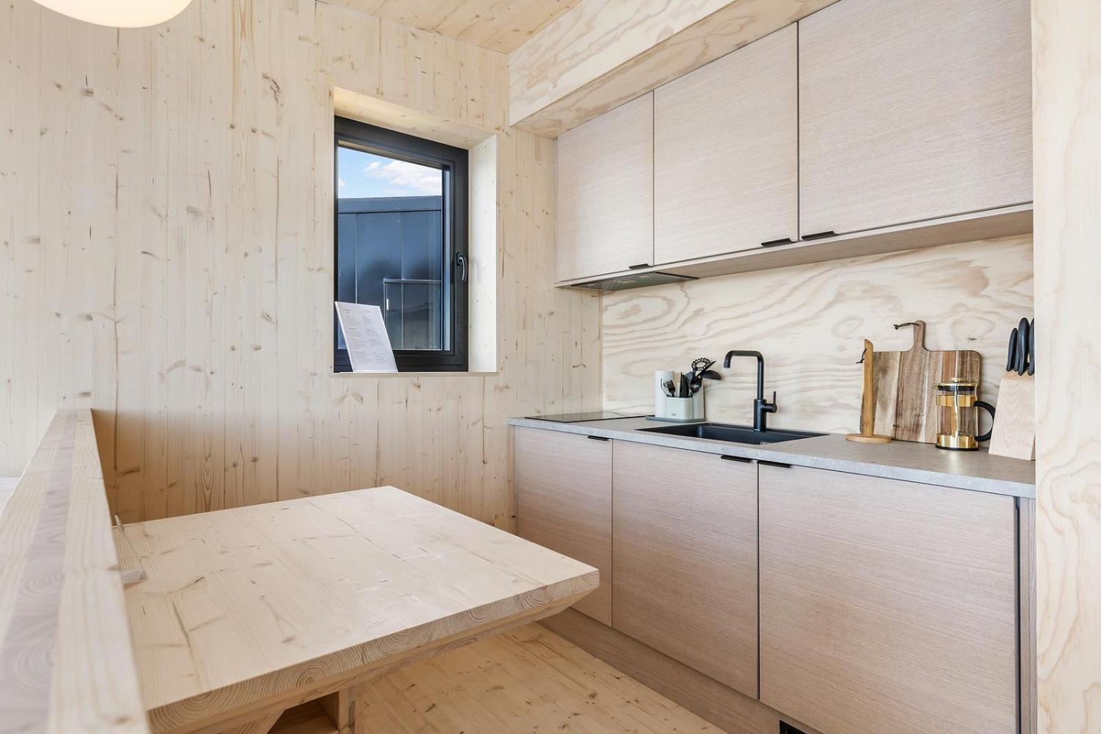 Superior Triple Room with Sea View - Photo 10
