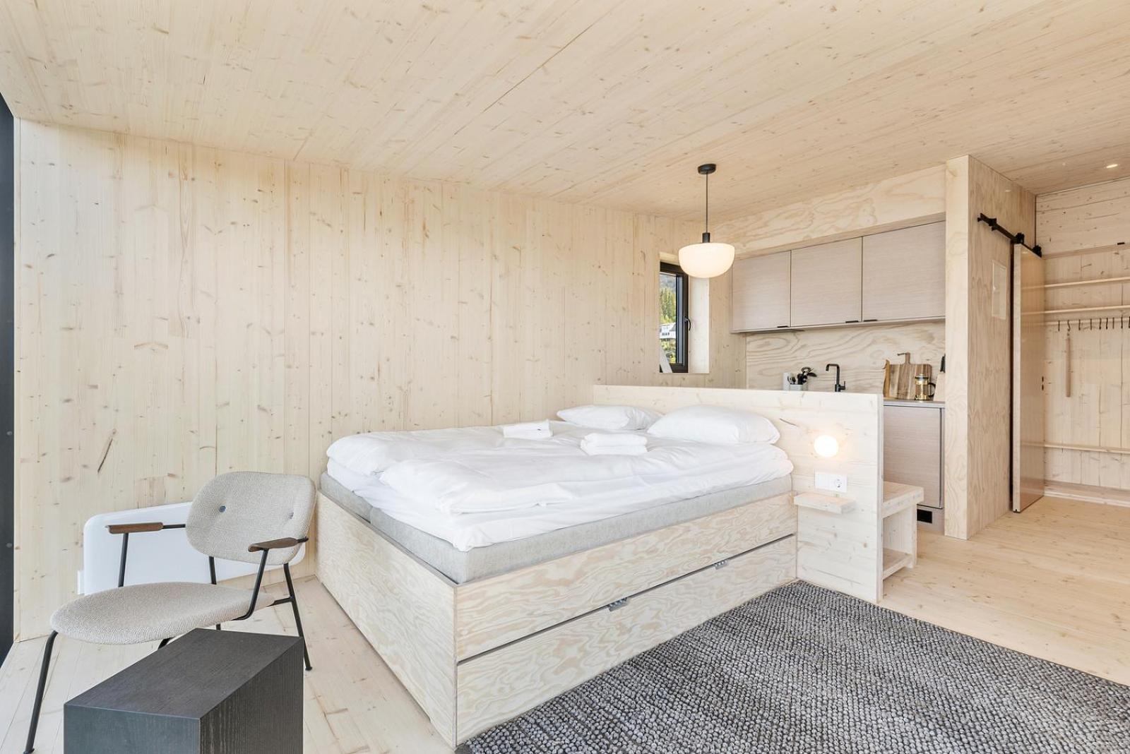Superior Triple Room with Sea View - Photo 13