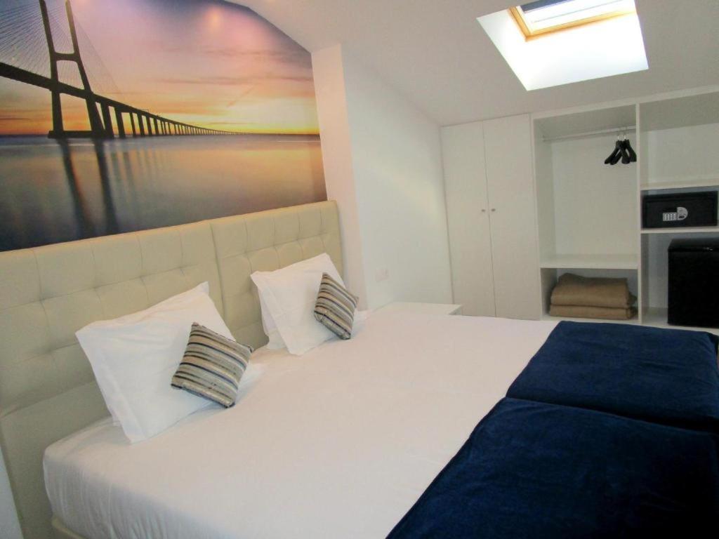 Skylight Twin Room without Kitchenette