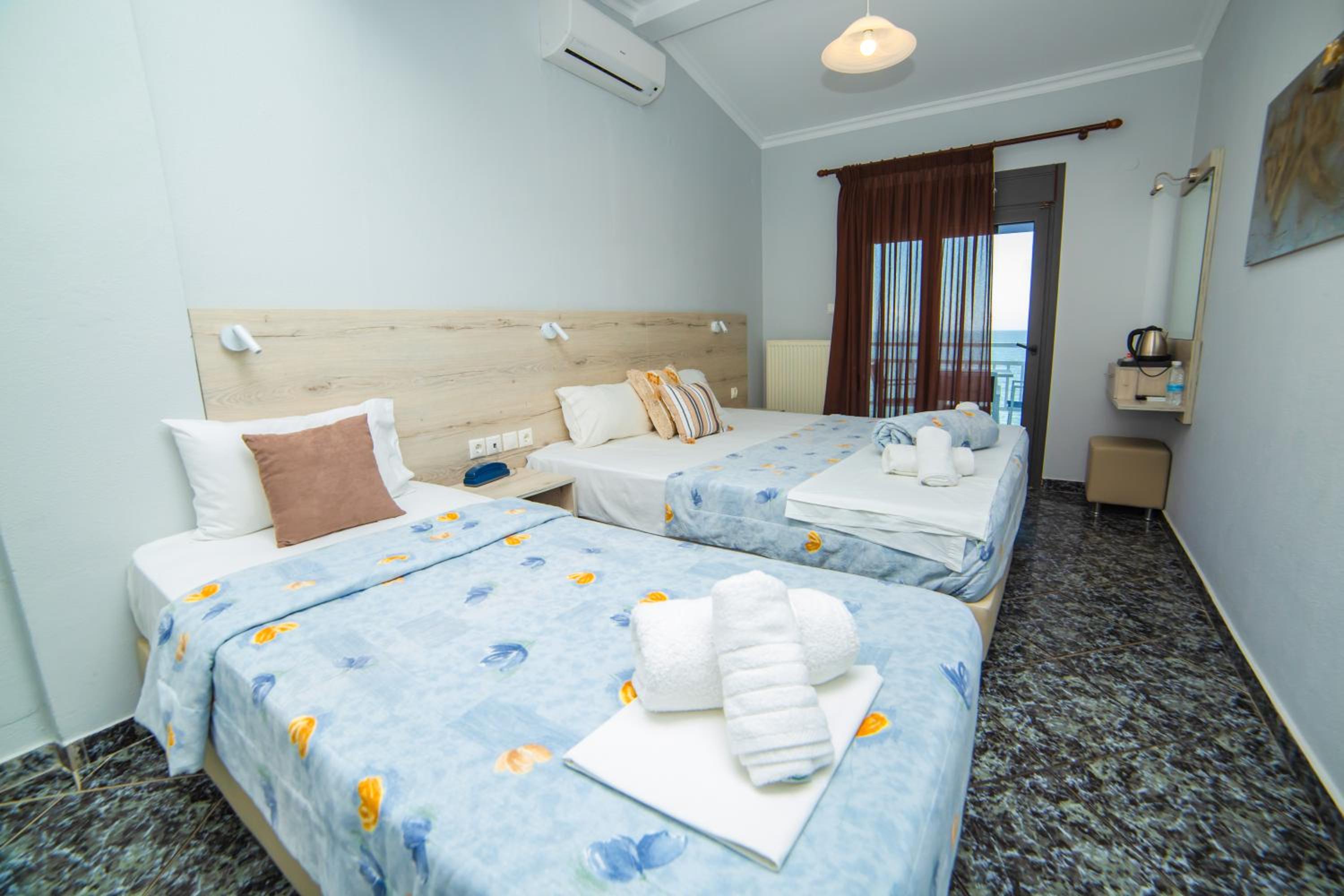 Triple Room with Sea View photo 2
