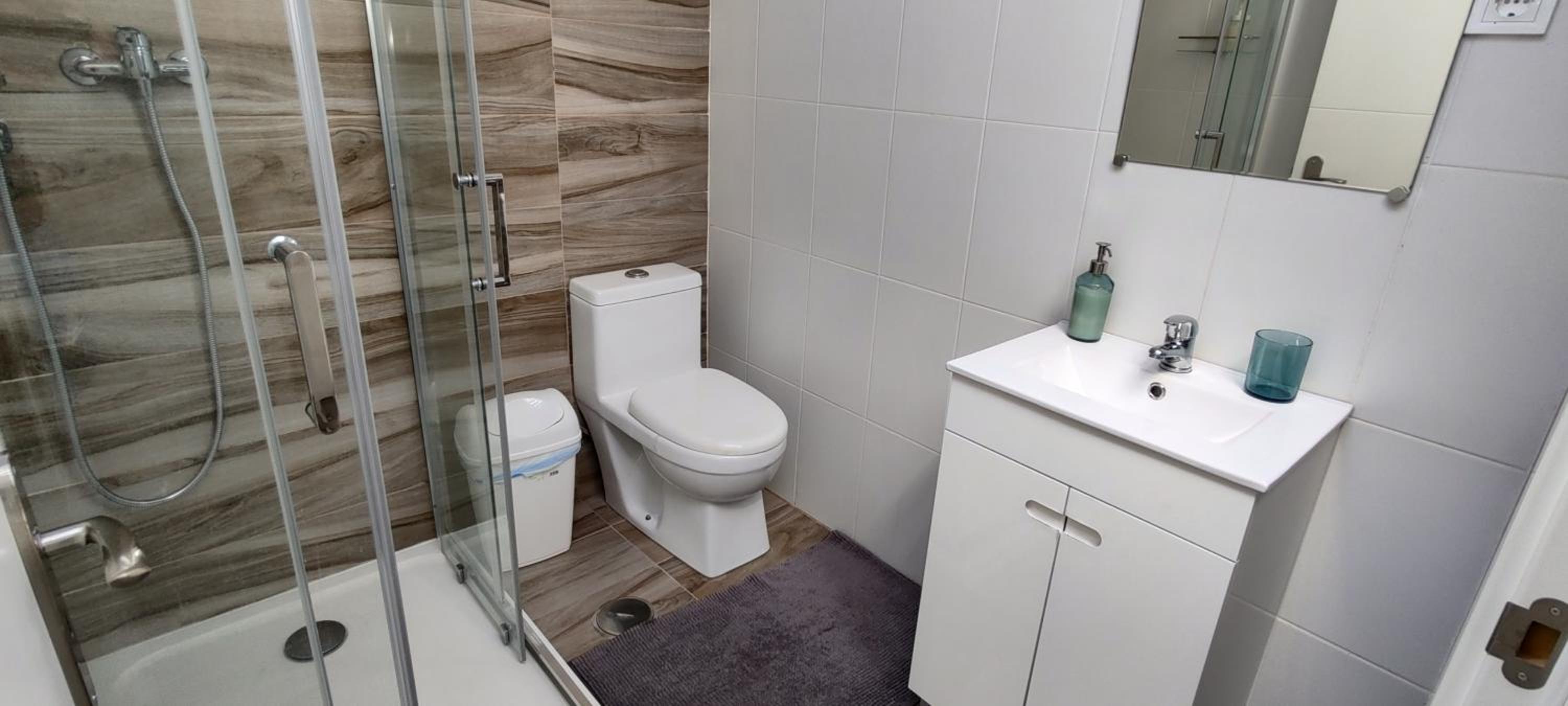Double or Twin Room with Shared Bathroom photo 3