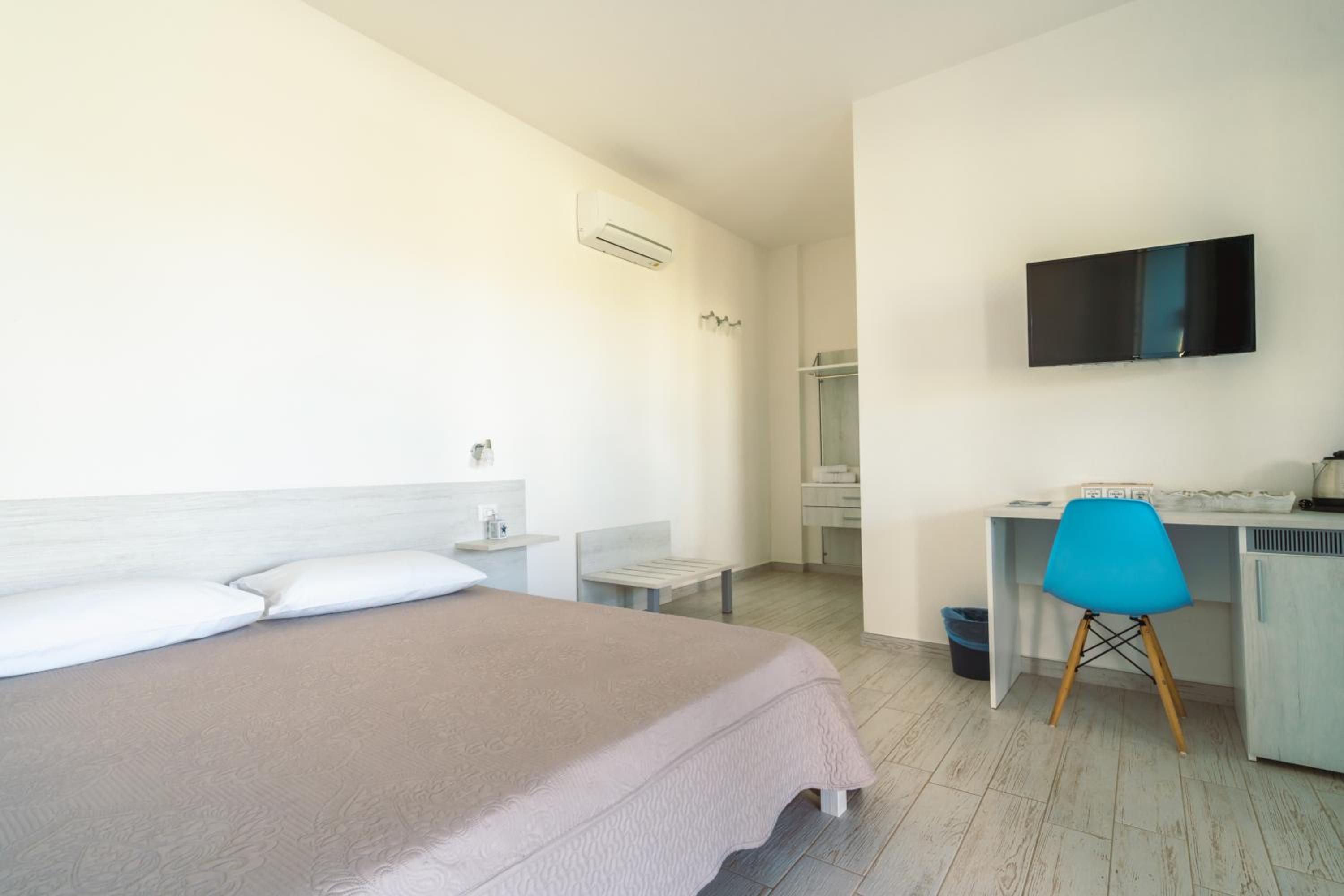 Deluxe Triple Room with Internal Garden photo 3