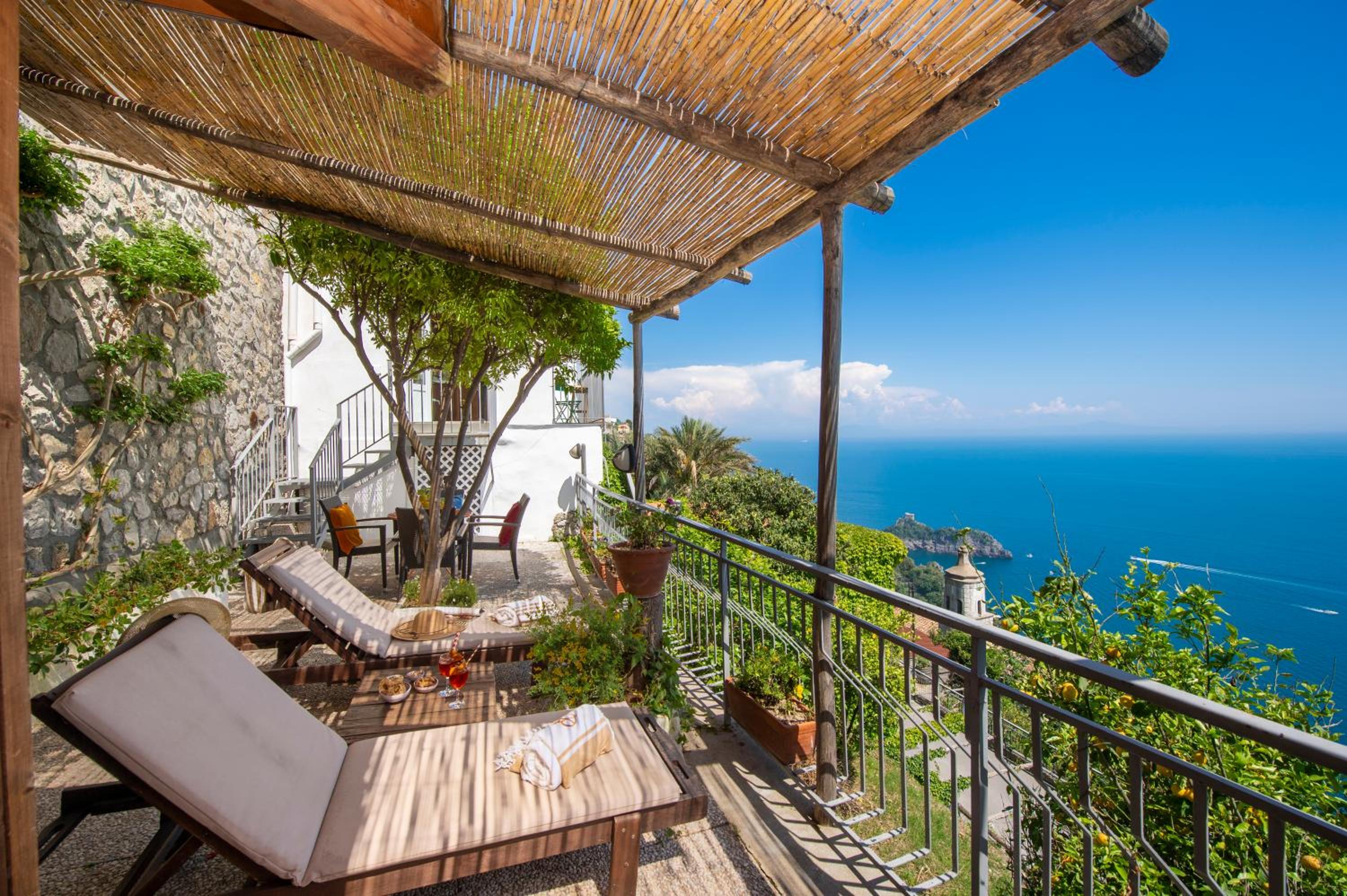 One-Bedroom Apartment with Sea View (4 Adults) photo 3