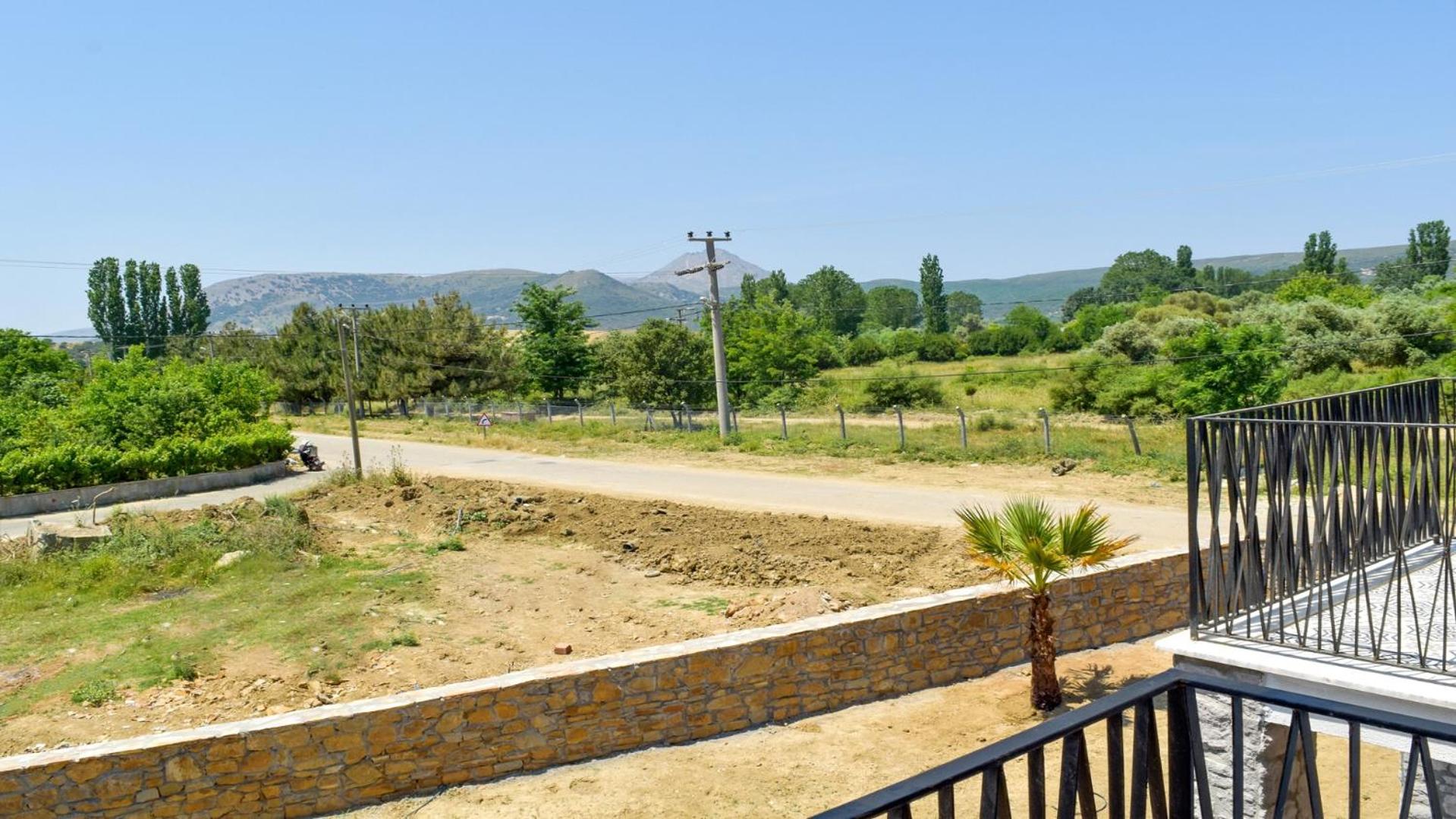 Deluxe Double Room with Balcony - Photo 16