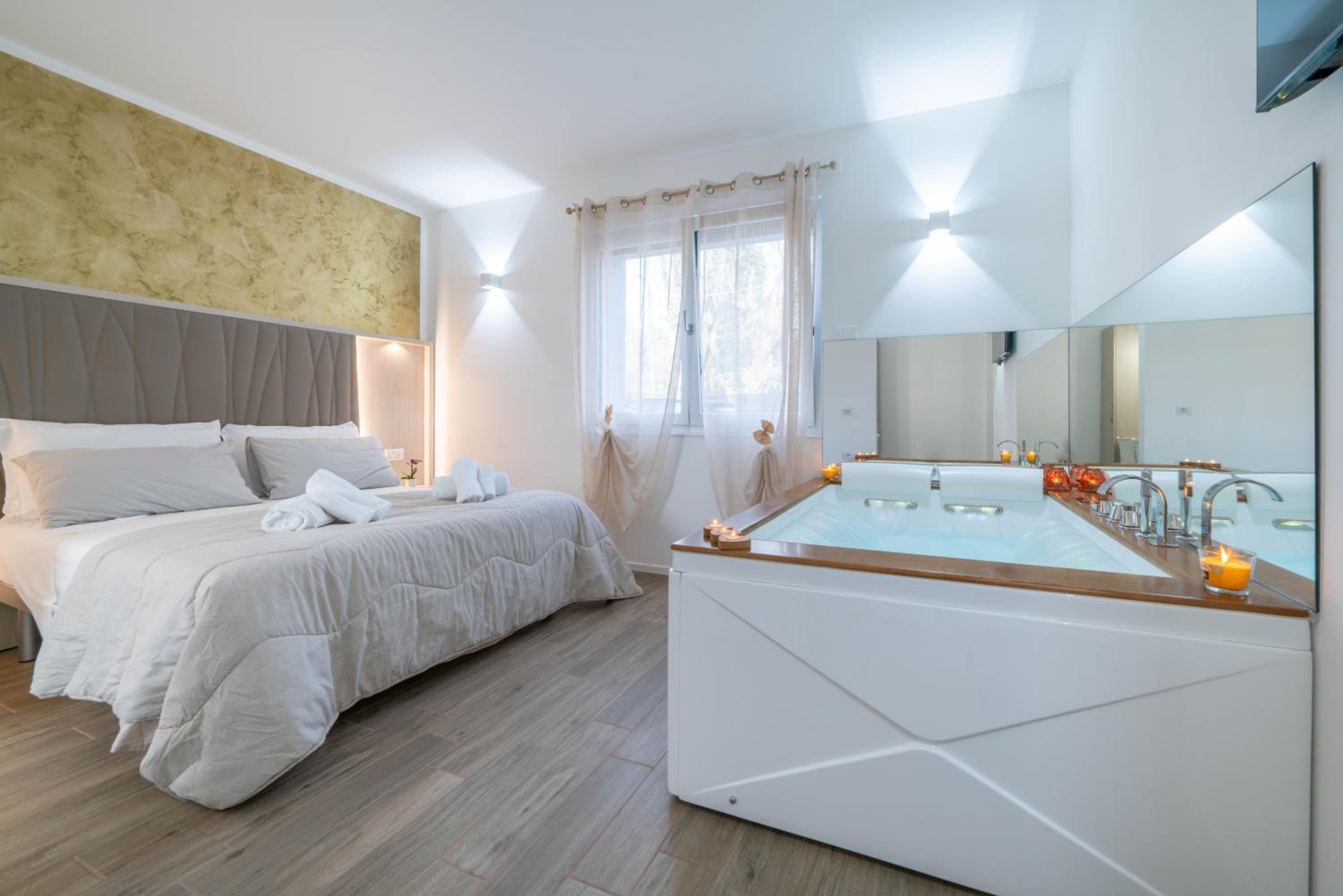 Double Room with Spa Bath photo 1