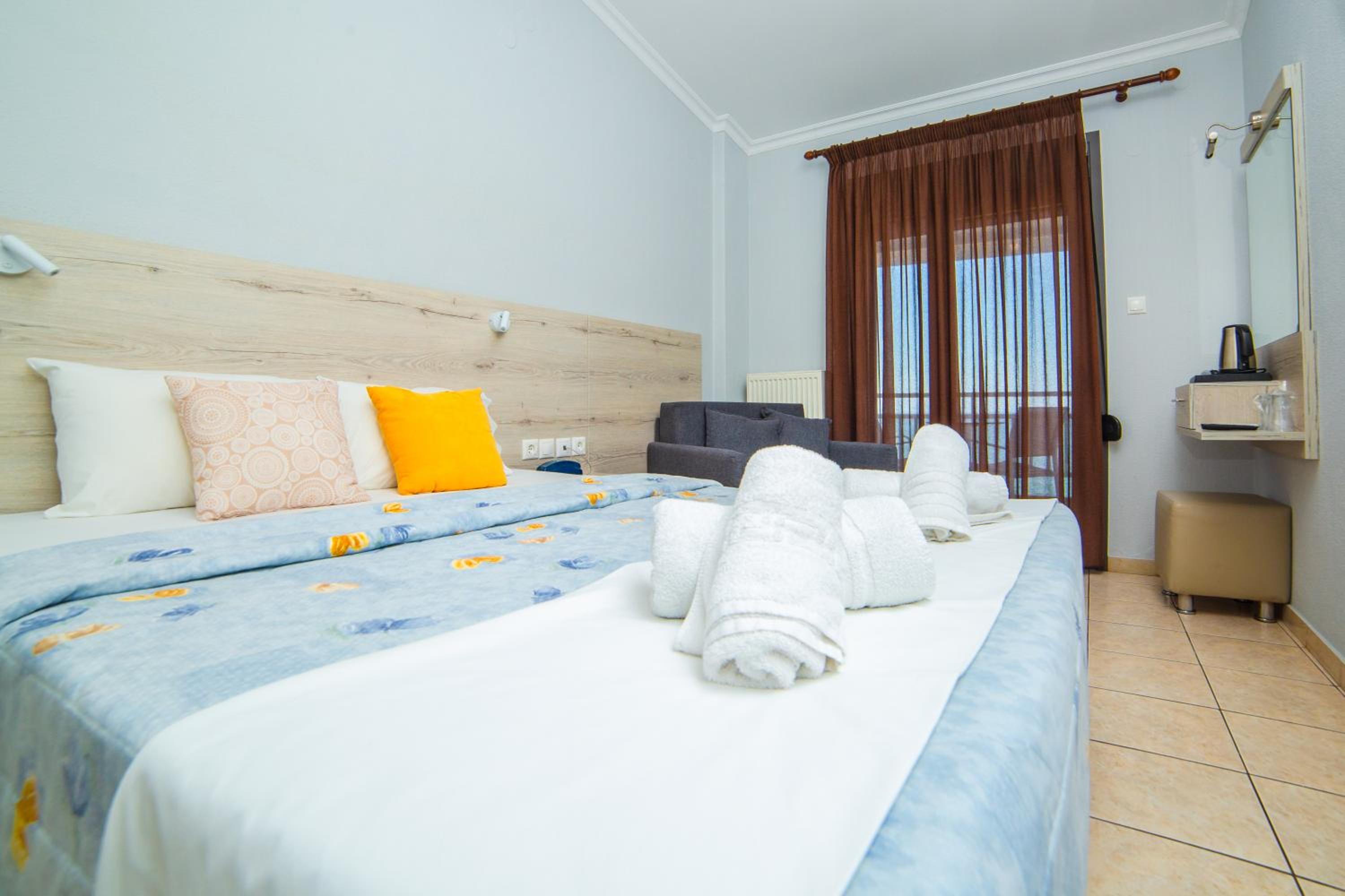 Double Room with Balcony and Sea View photo 3