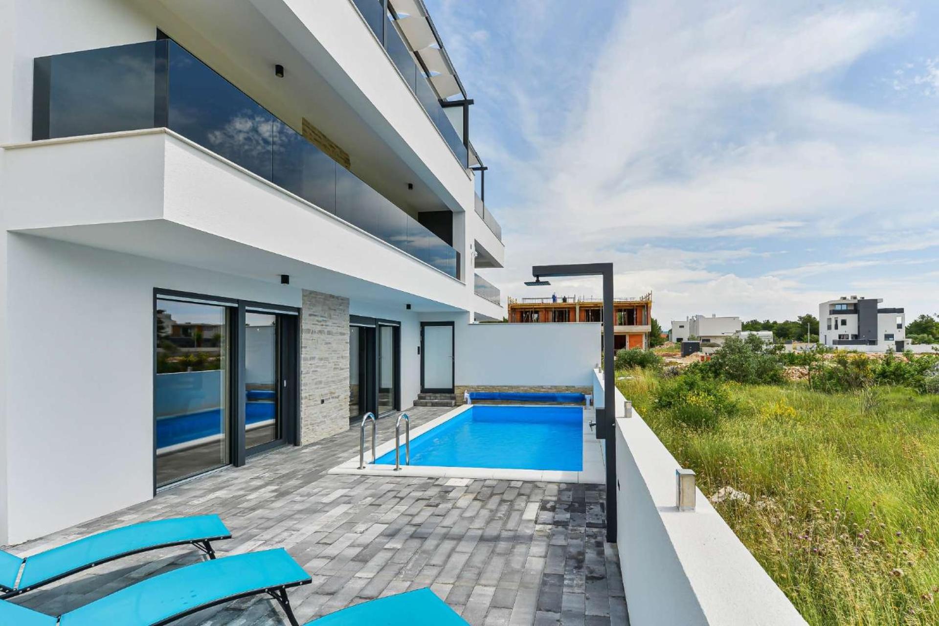 Villa photo 2
