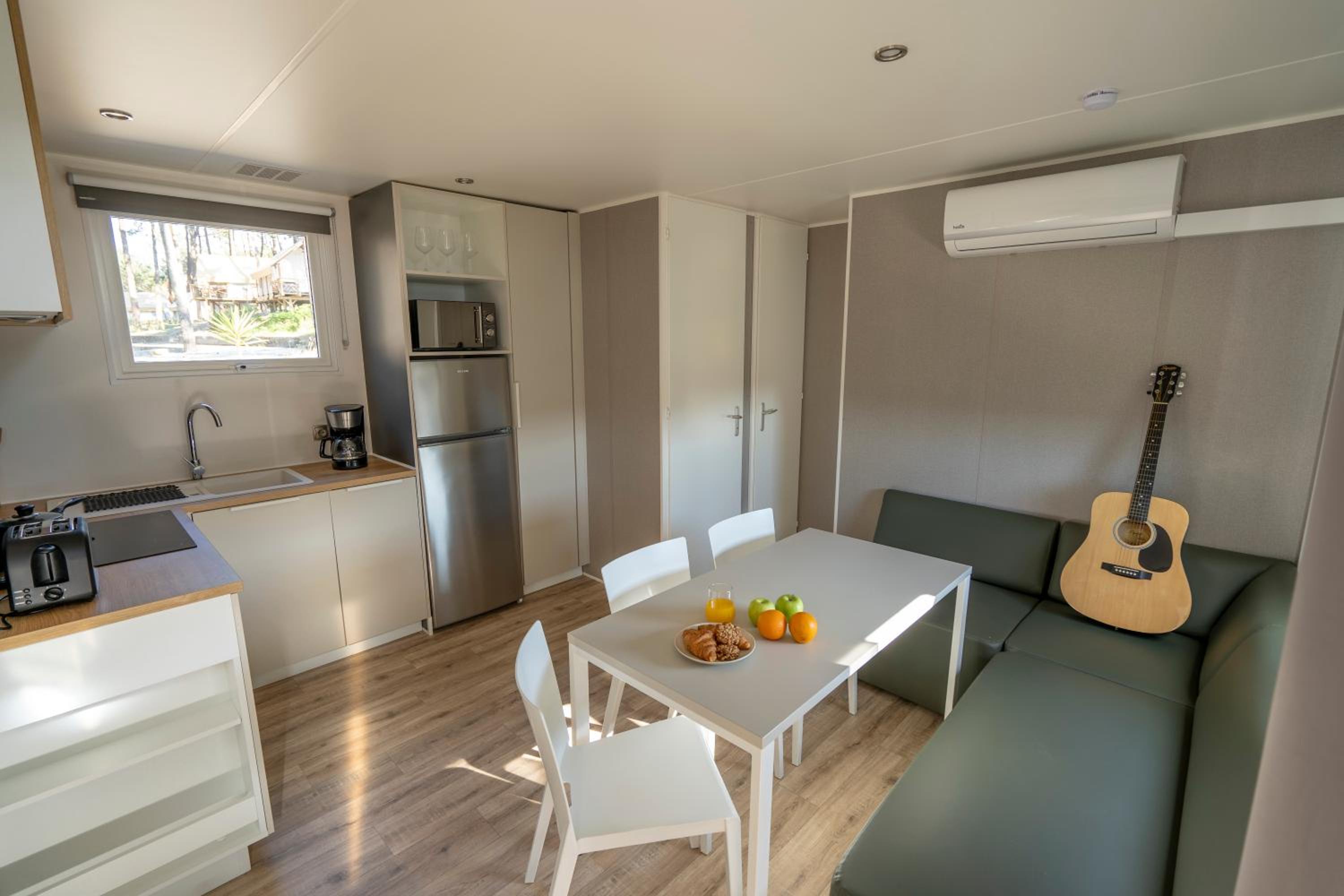 Three-Bedroom Bungalow with Panoramic View photo 2