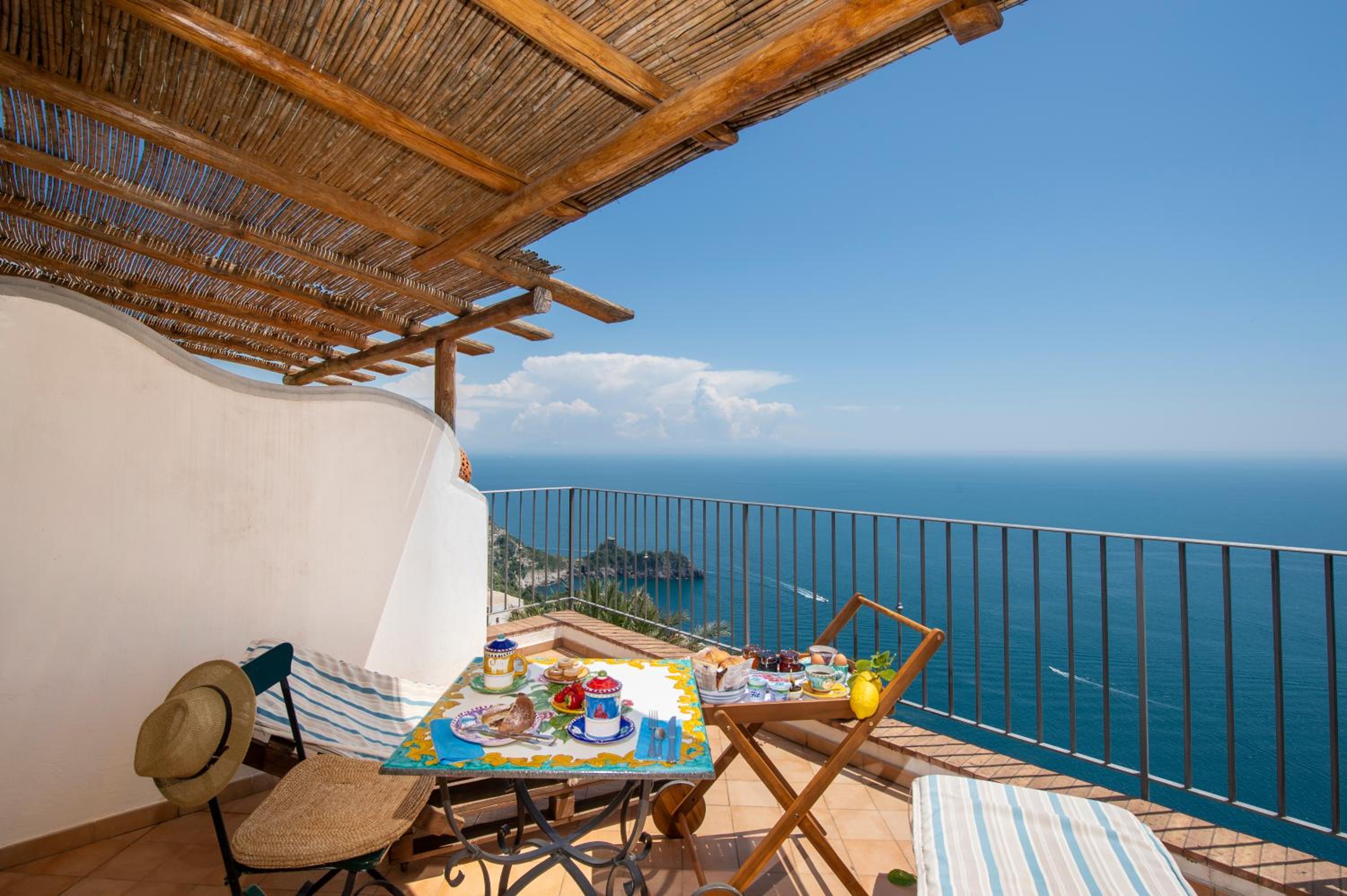 Double Room with Terrace and Sea View photo 3
