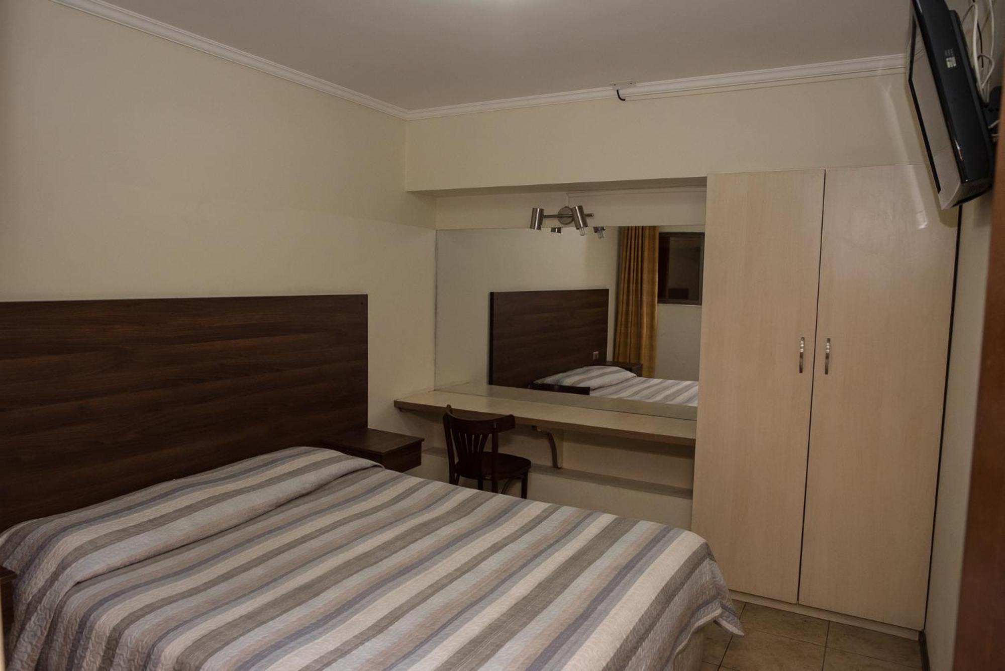 Standard Double Room - Photo 10