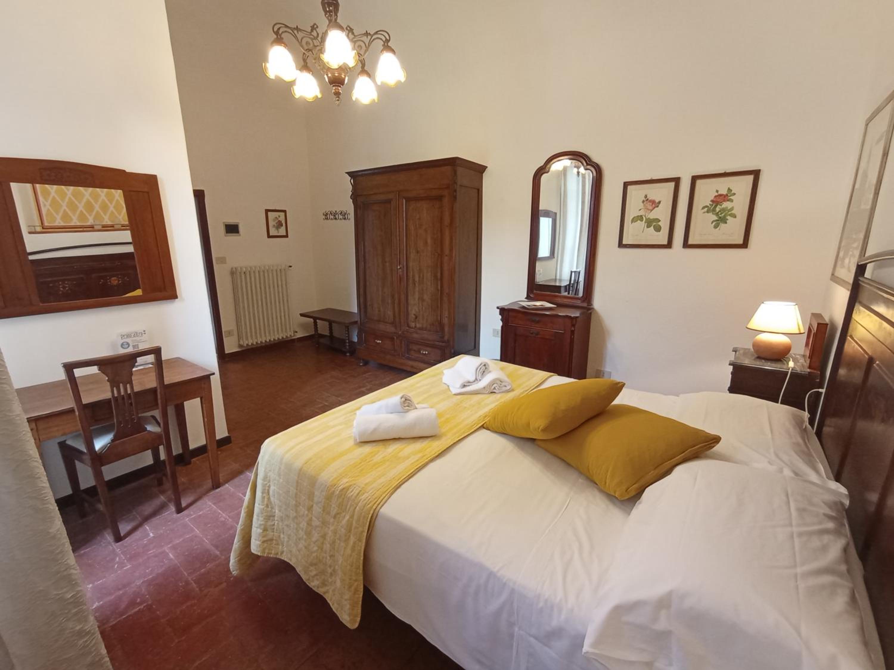 Large Double Room photo 1