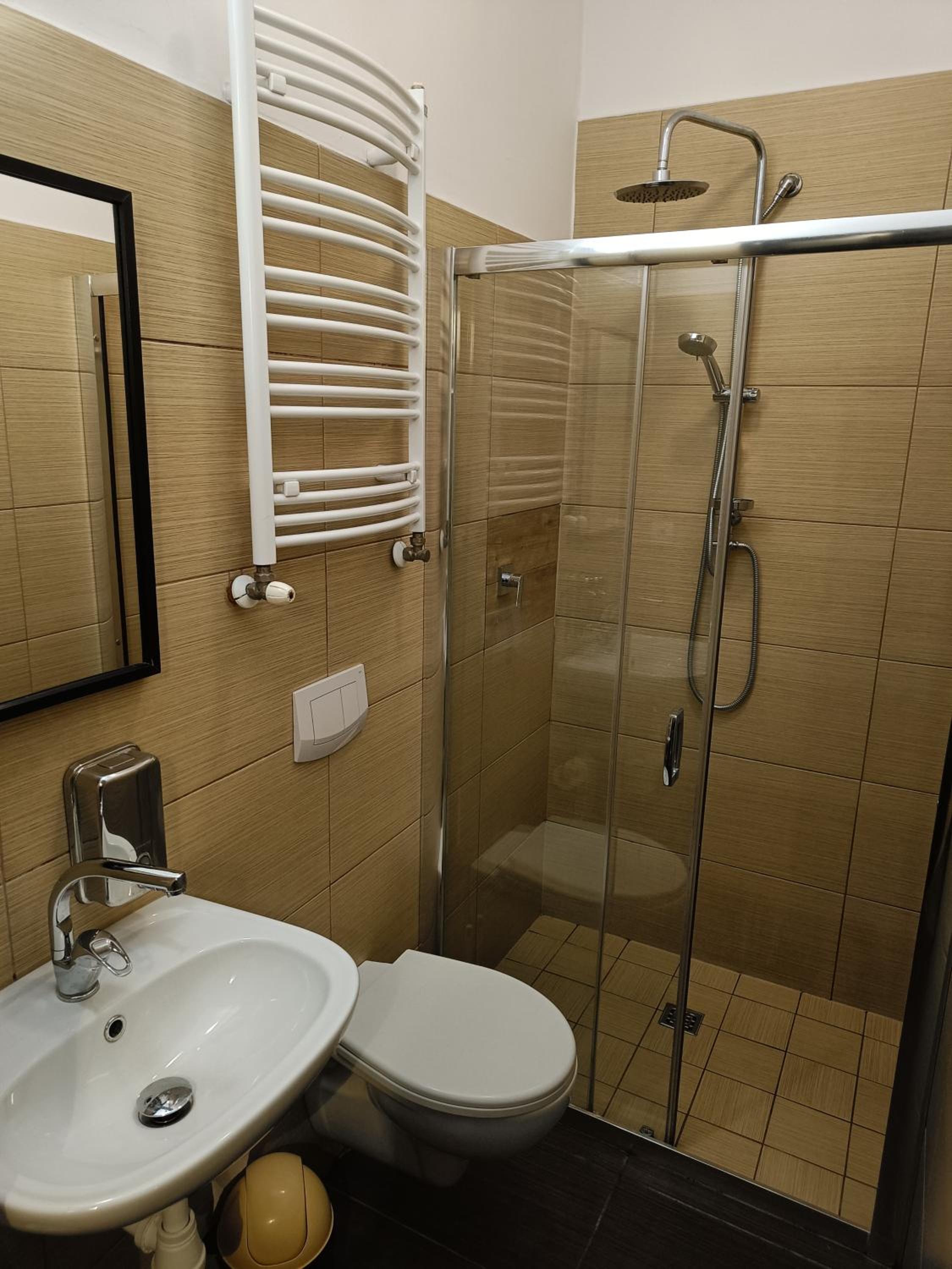 Single Room with Shared Bathroom photo 2
