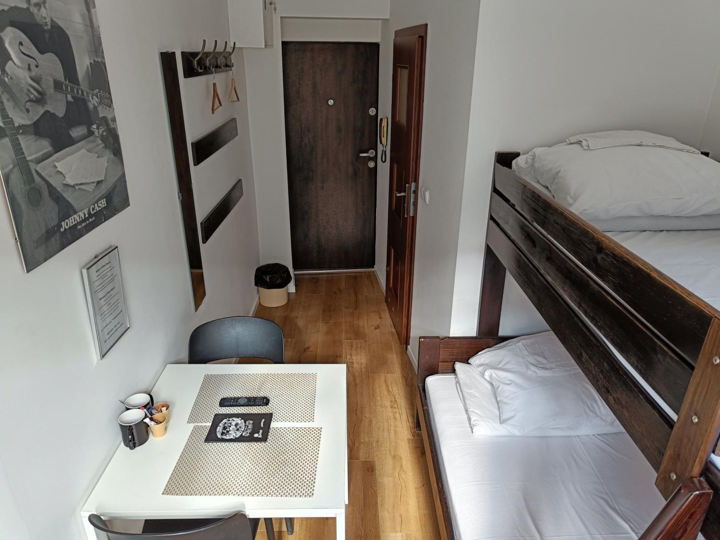 Small Double Room - Photo 6