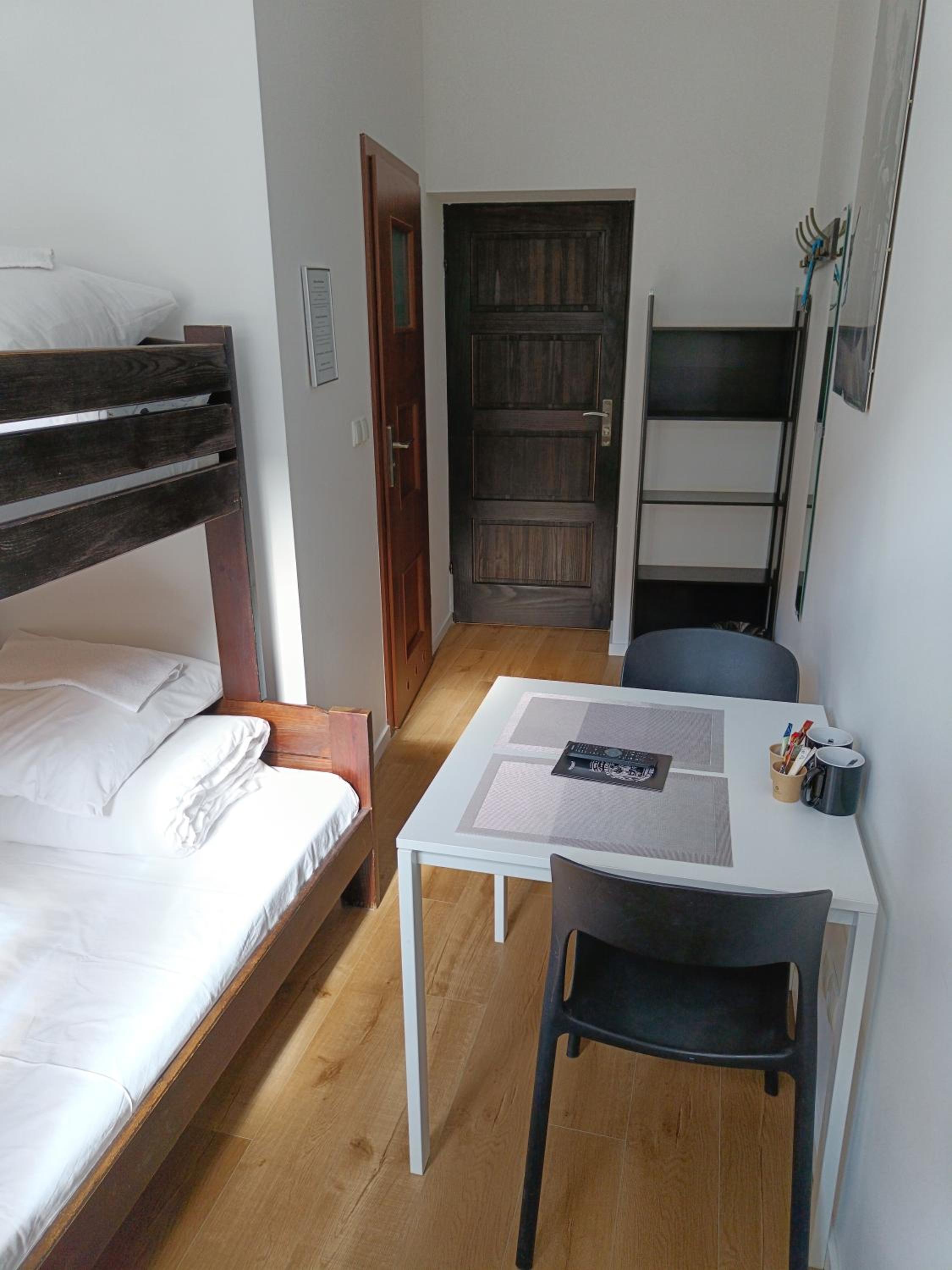 Small Double Room - Photo 5