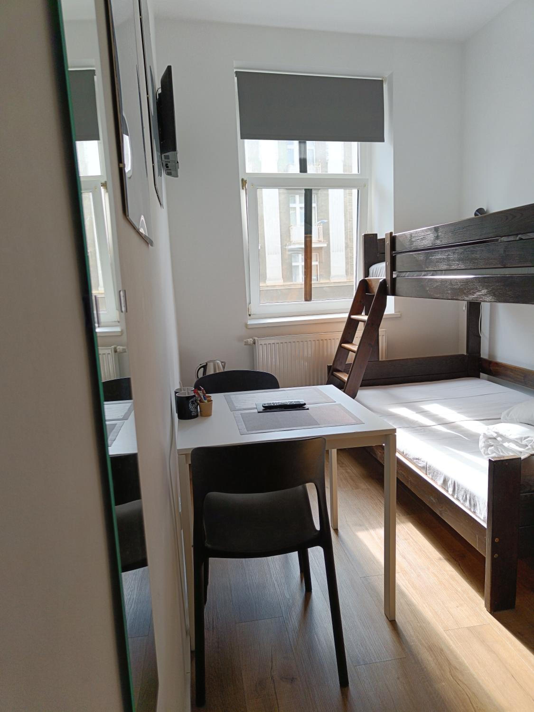 Small Double Room - Photo 3